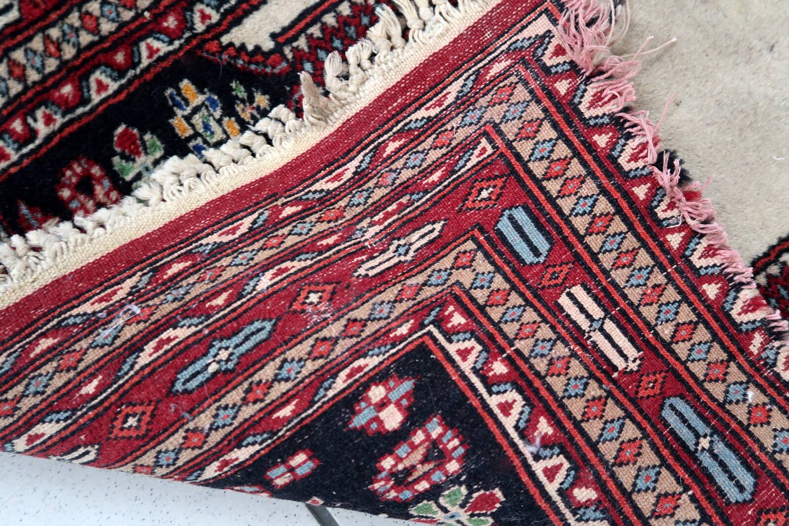 Tapis de prière vintage pakistanais Lahore fait main en laine – 60 x 93 cm