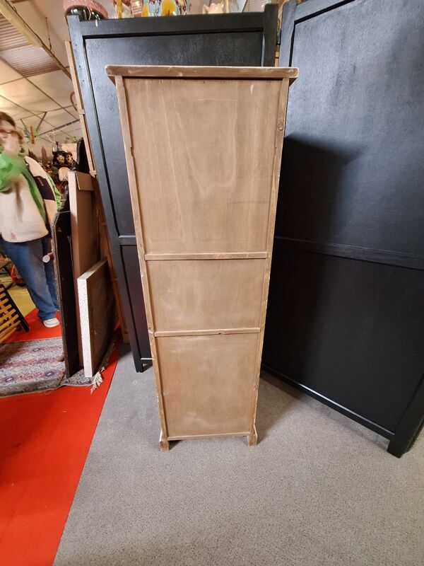 Meuble d'atelier en bois à clapets