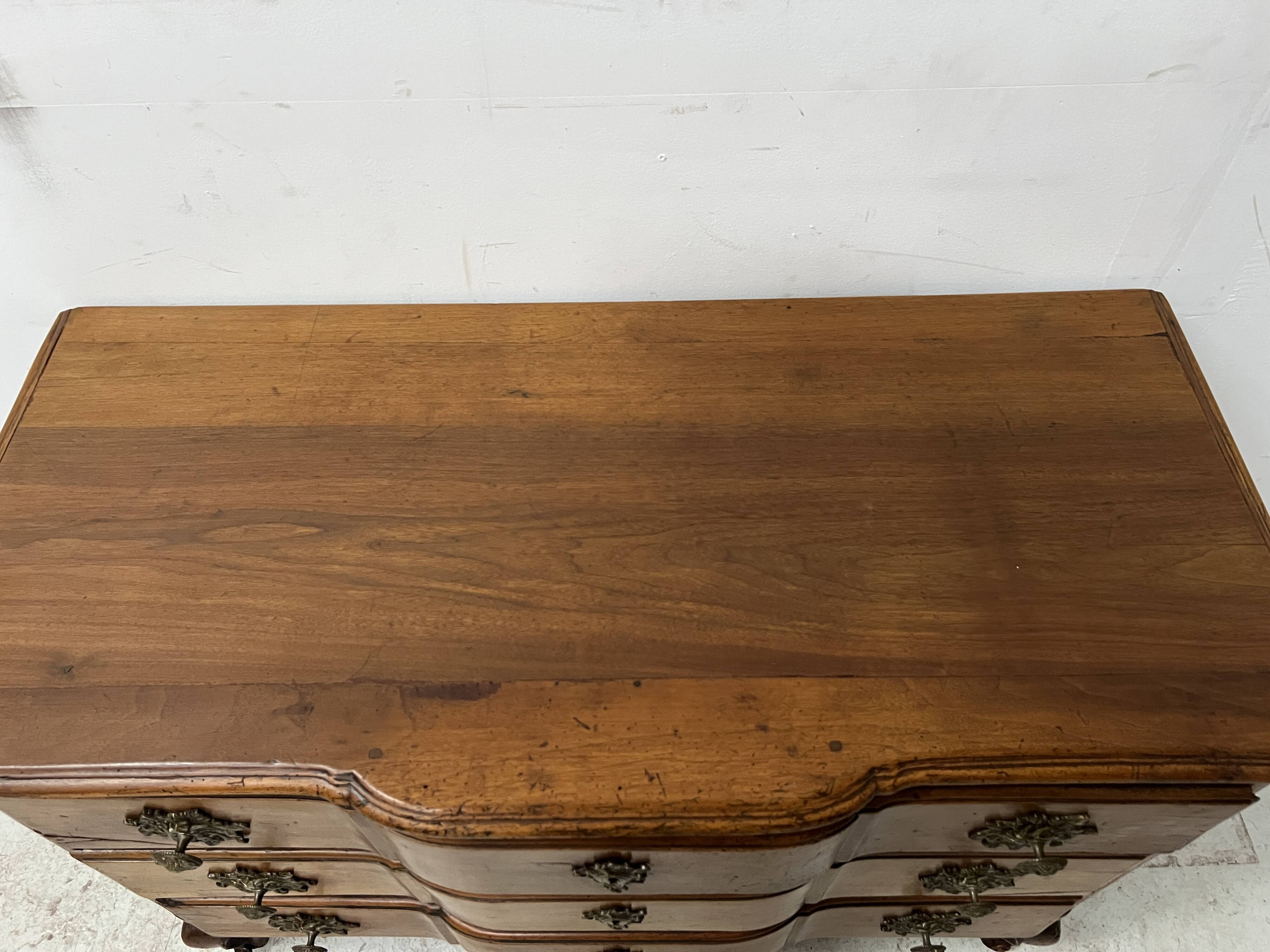 Louis XV commode with three drawers in solid walnut, 18th century
