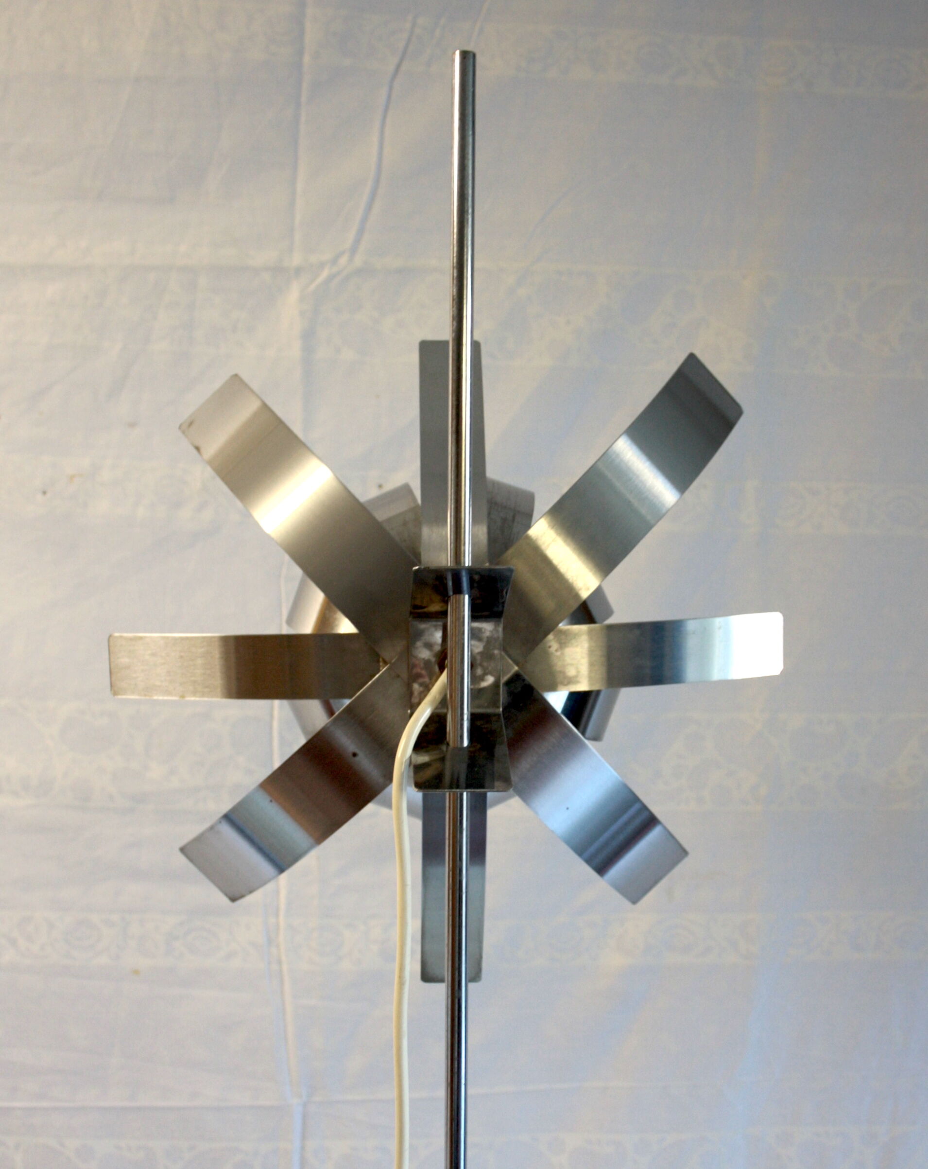 Lamp post flower by Jocelyne Trocmé - 70's