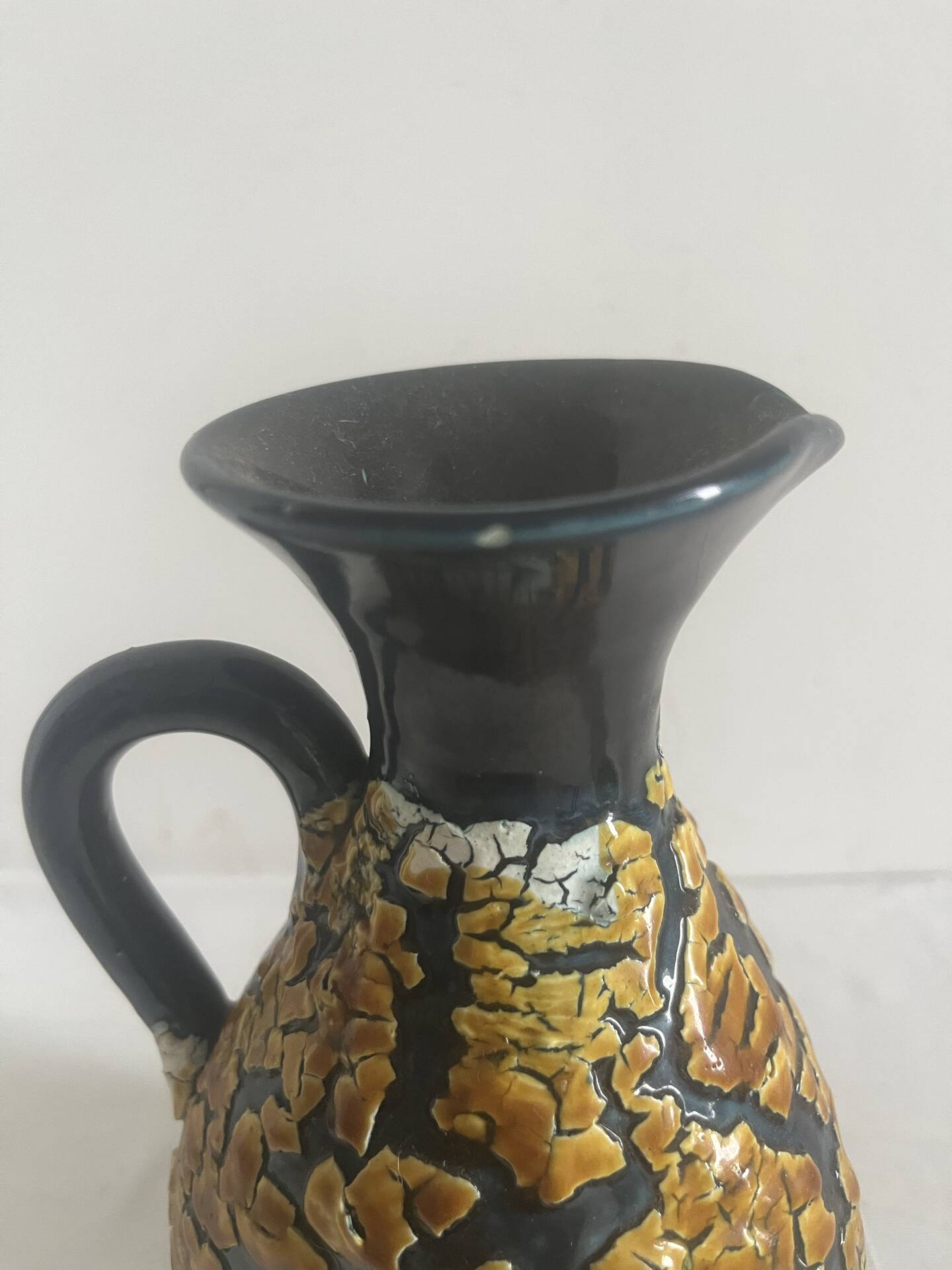Vintage fat lava Vallauris pichet vase
