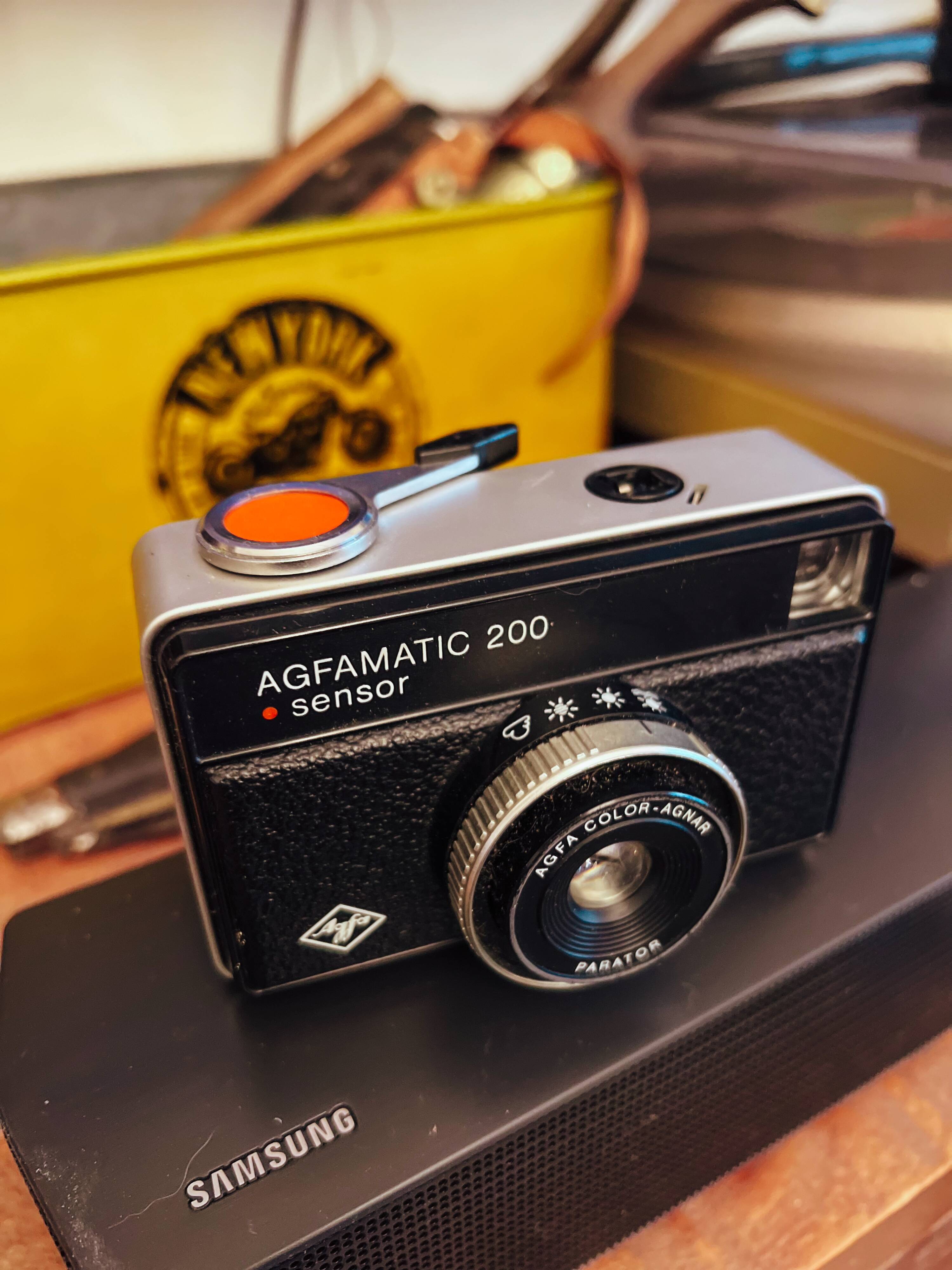 Old vintage camera Agfamatic 200 sensor