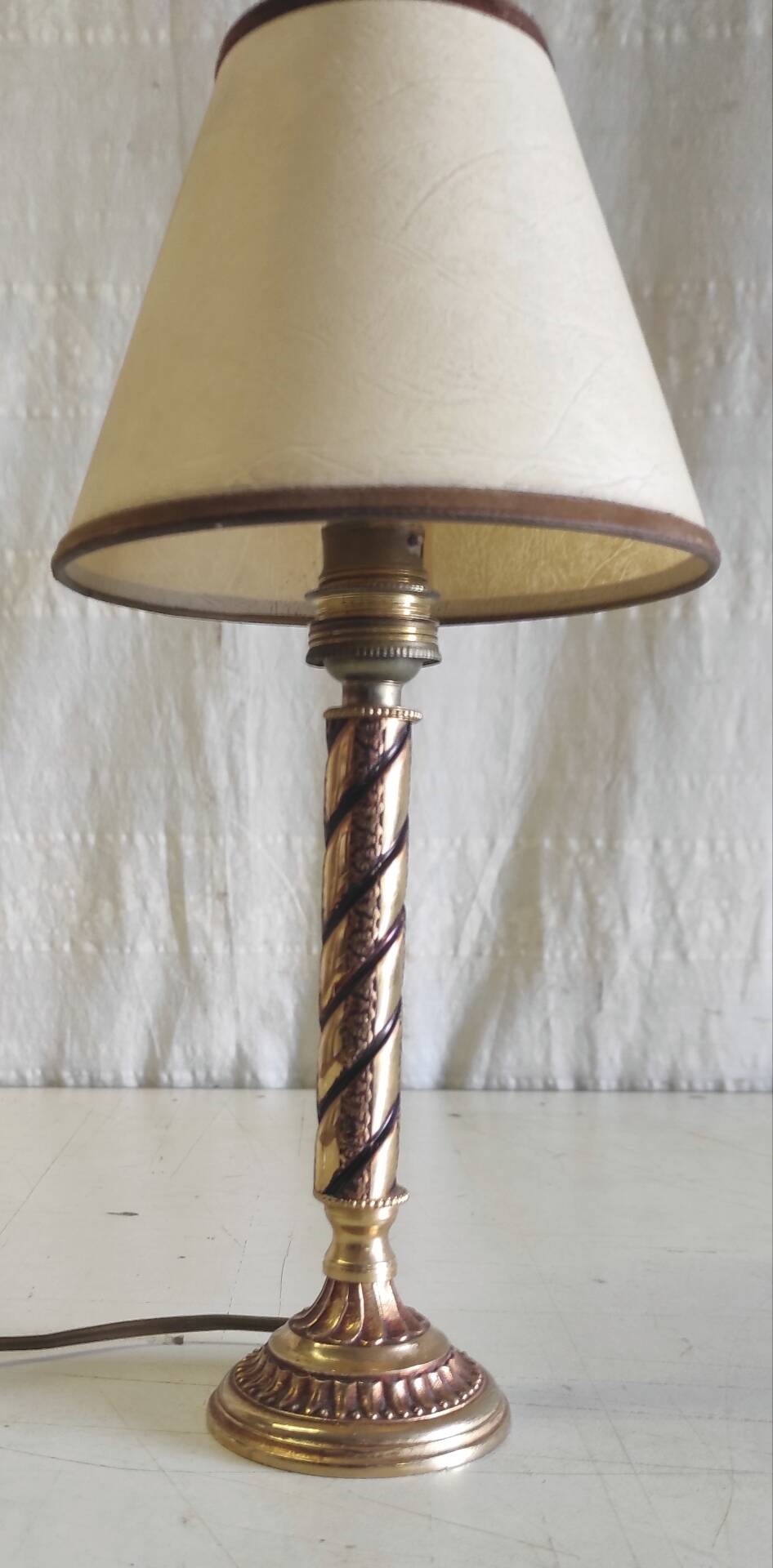 Table lamp in gold metal with clip-on shade - mid 20th century