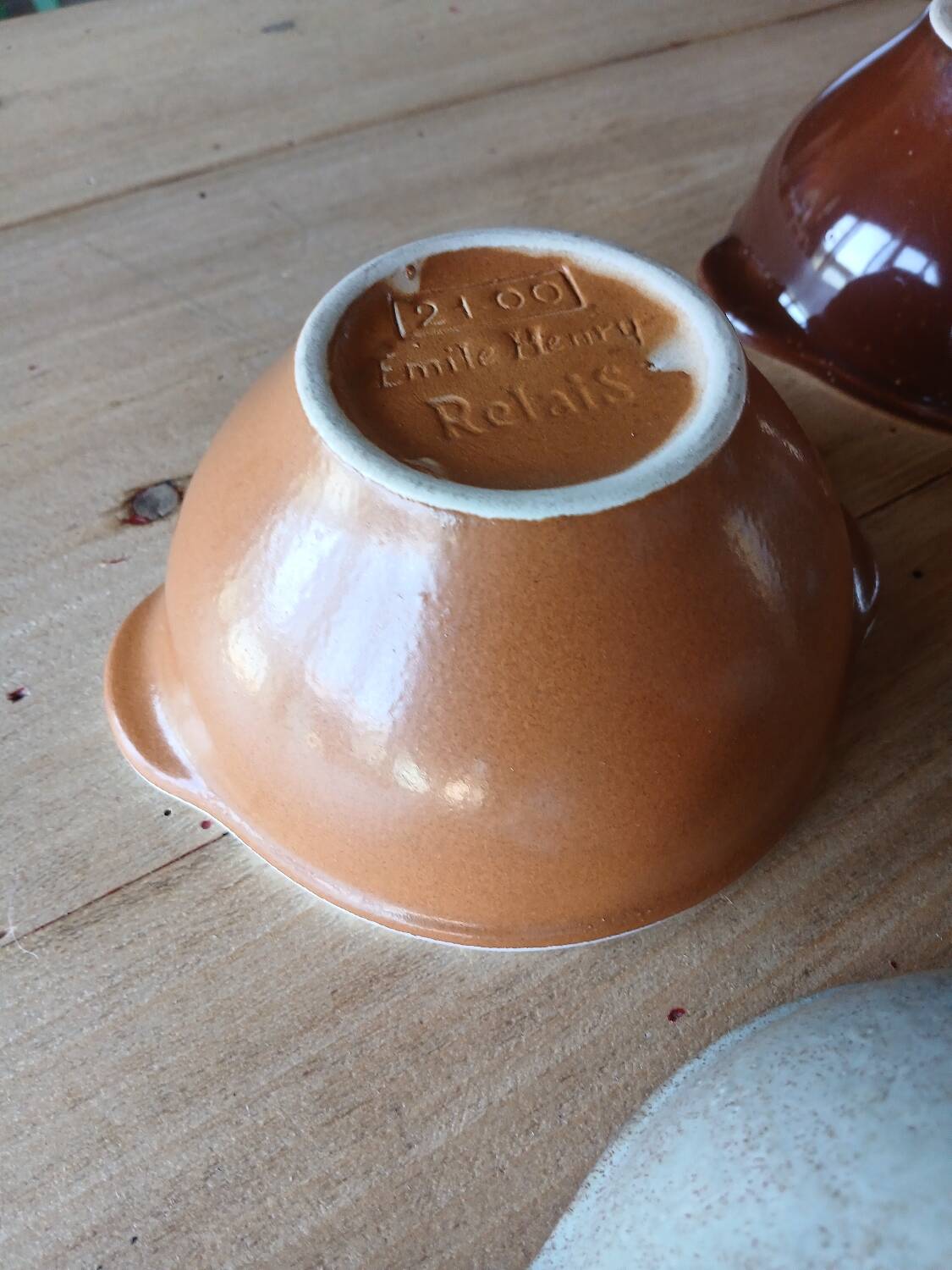5 old Émile Henry bowls