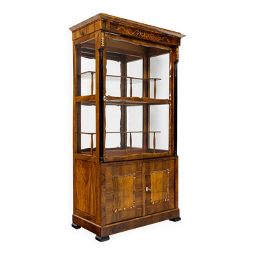 Petite vitrine Biedermeier / Louis-Philippe en noyer et bouleau 1840-1860