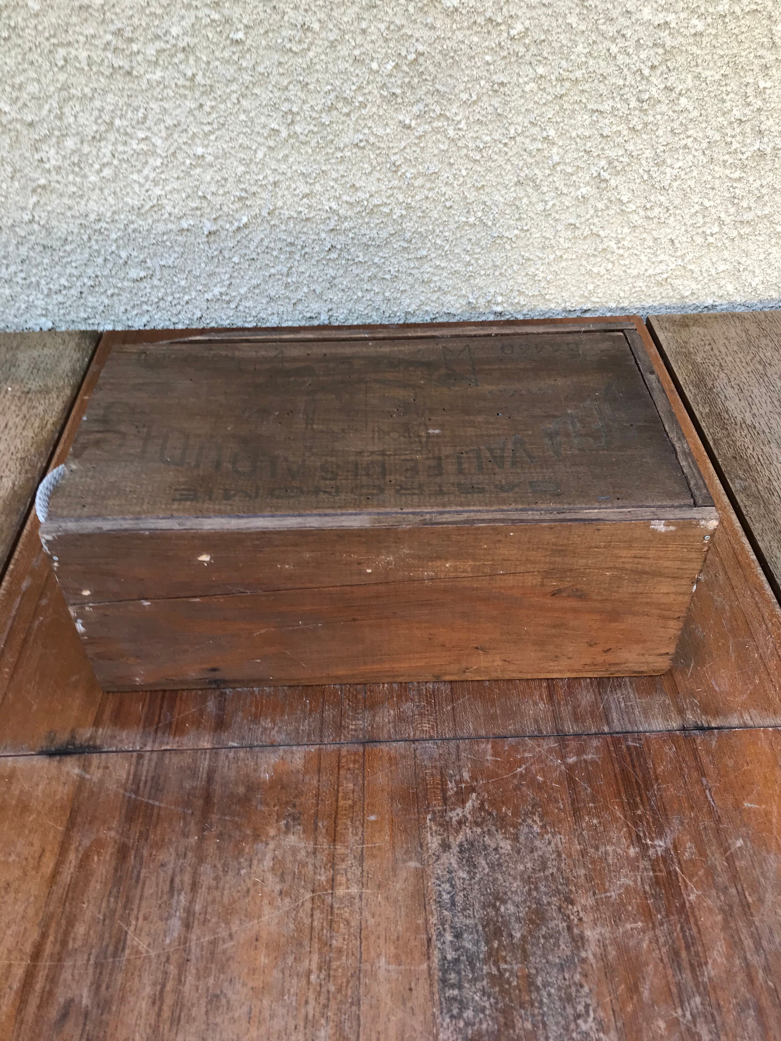Boite rangement en bois pays basque avec couvercle vintage