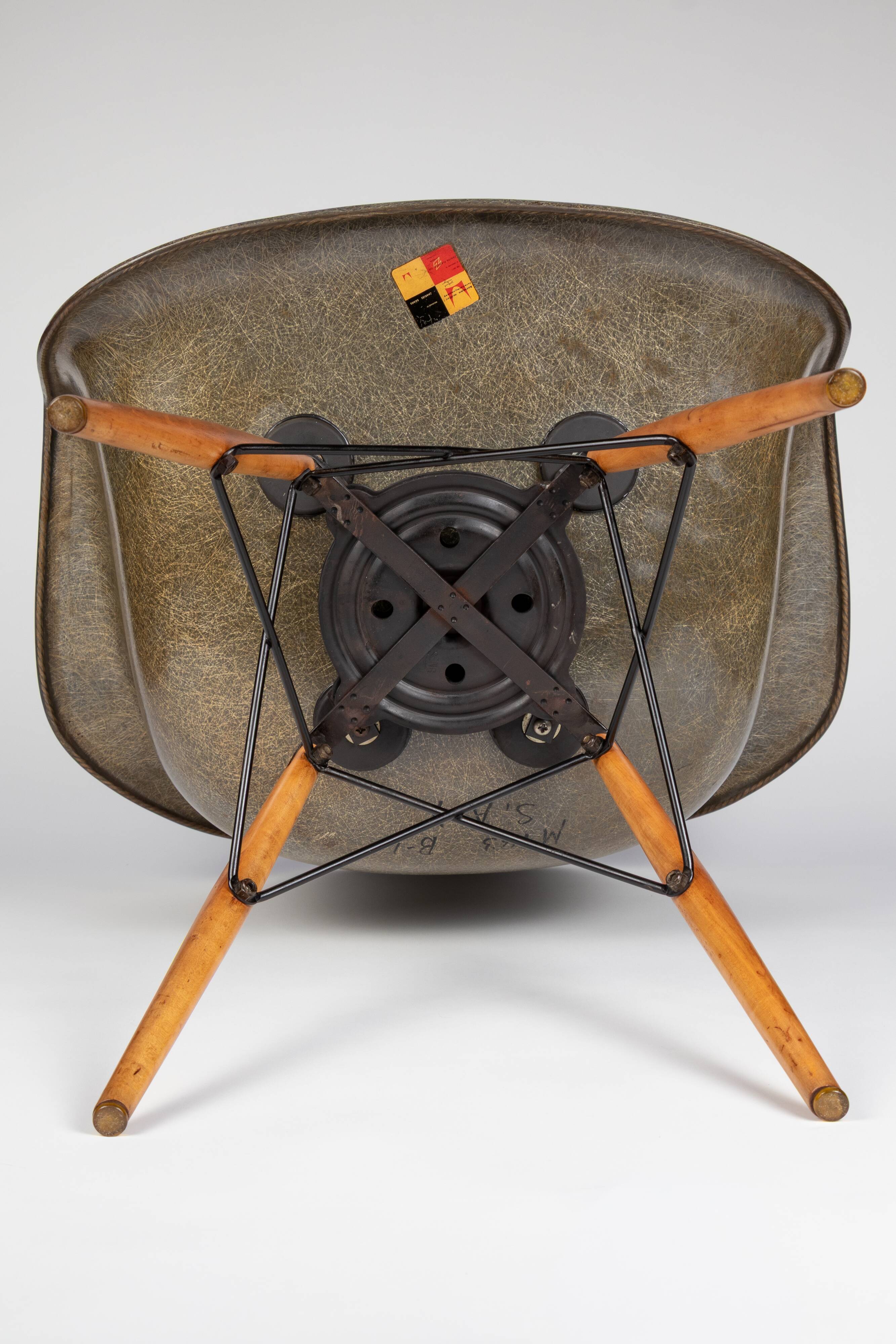 Fauteuil Paw, Charles Eames, fabrication Zenith Plastics pour Herman Miller