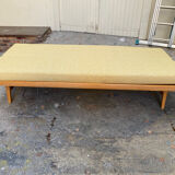 Scandinavian daybed sofa