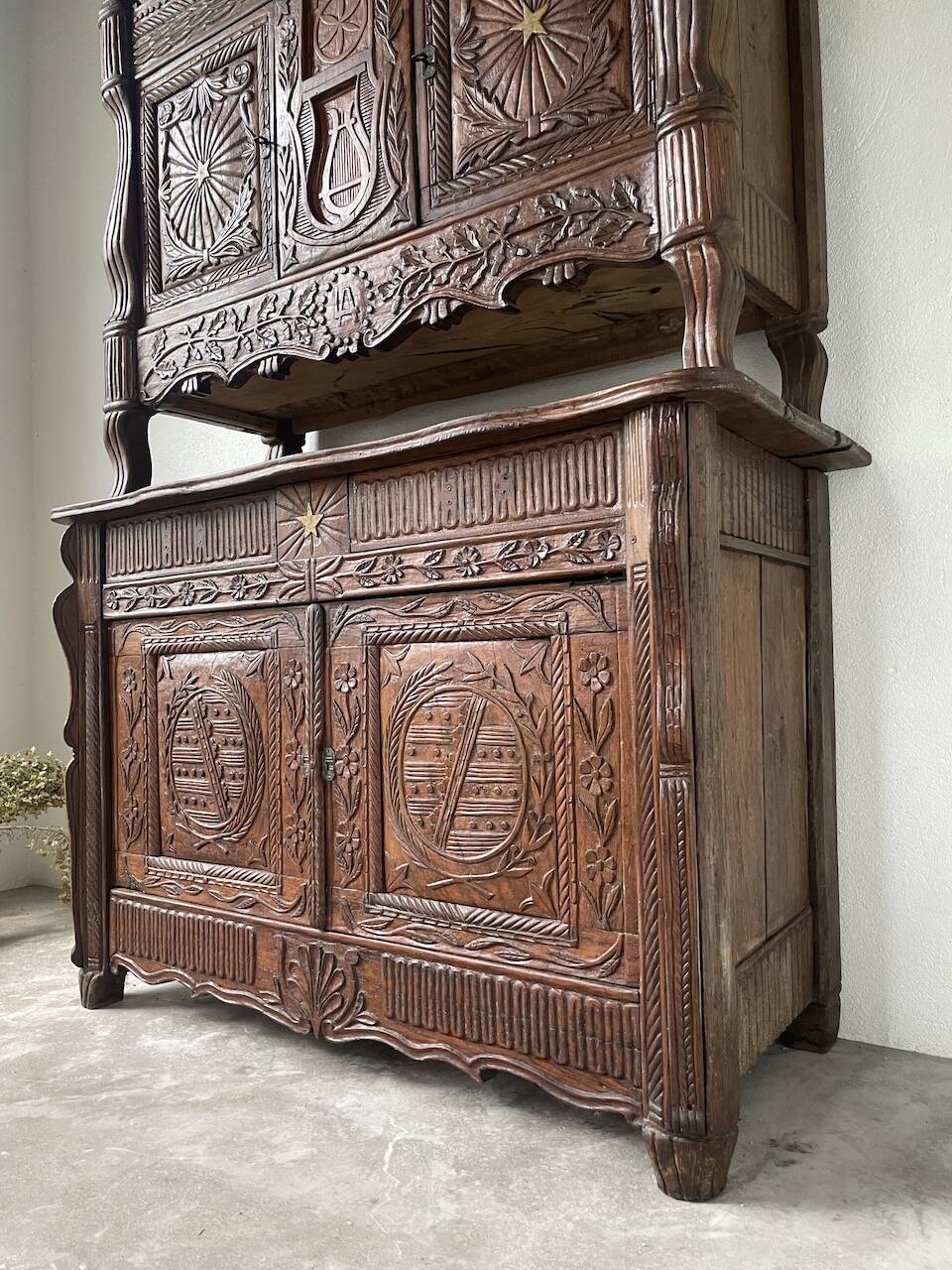 Auvergne brutalist folk art furniture 1890