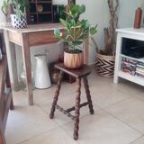 Vintage tripod stool in turned wood