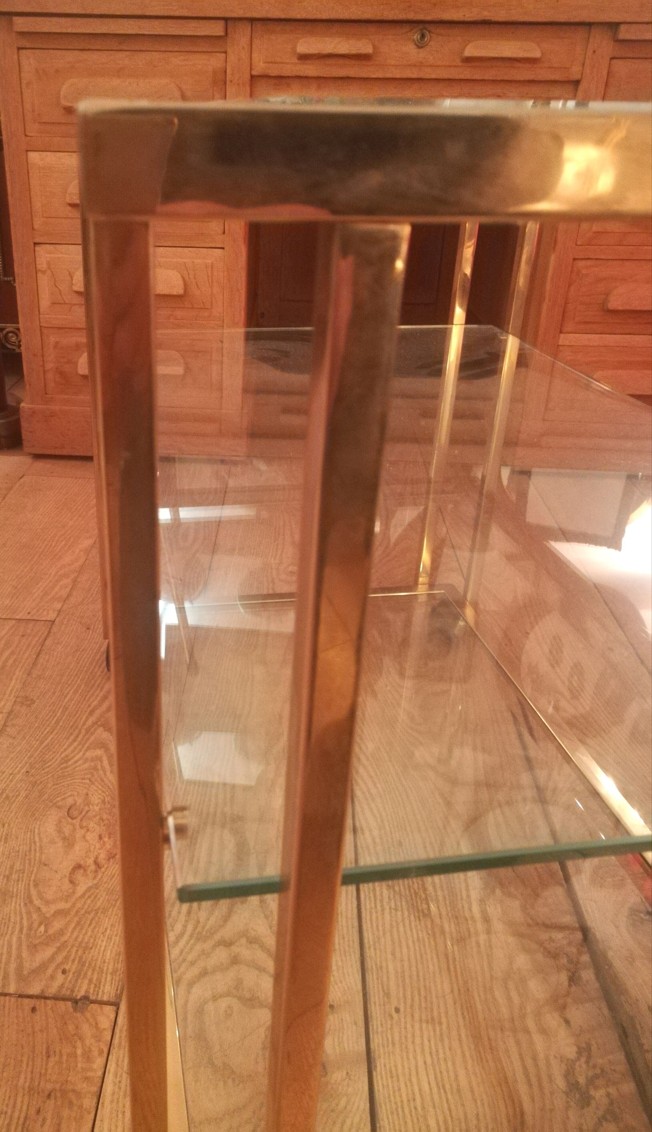 Trolley on wheels in gilded brass and beveled glass