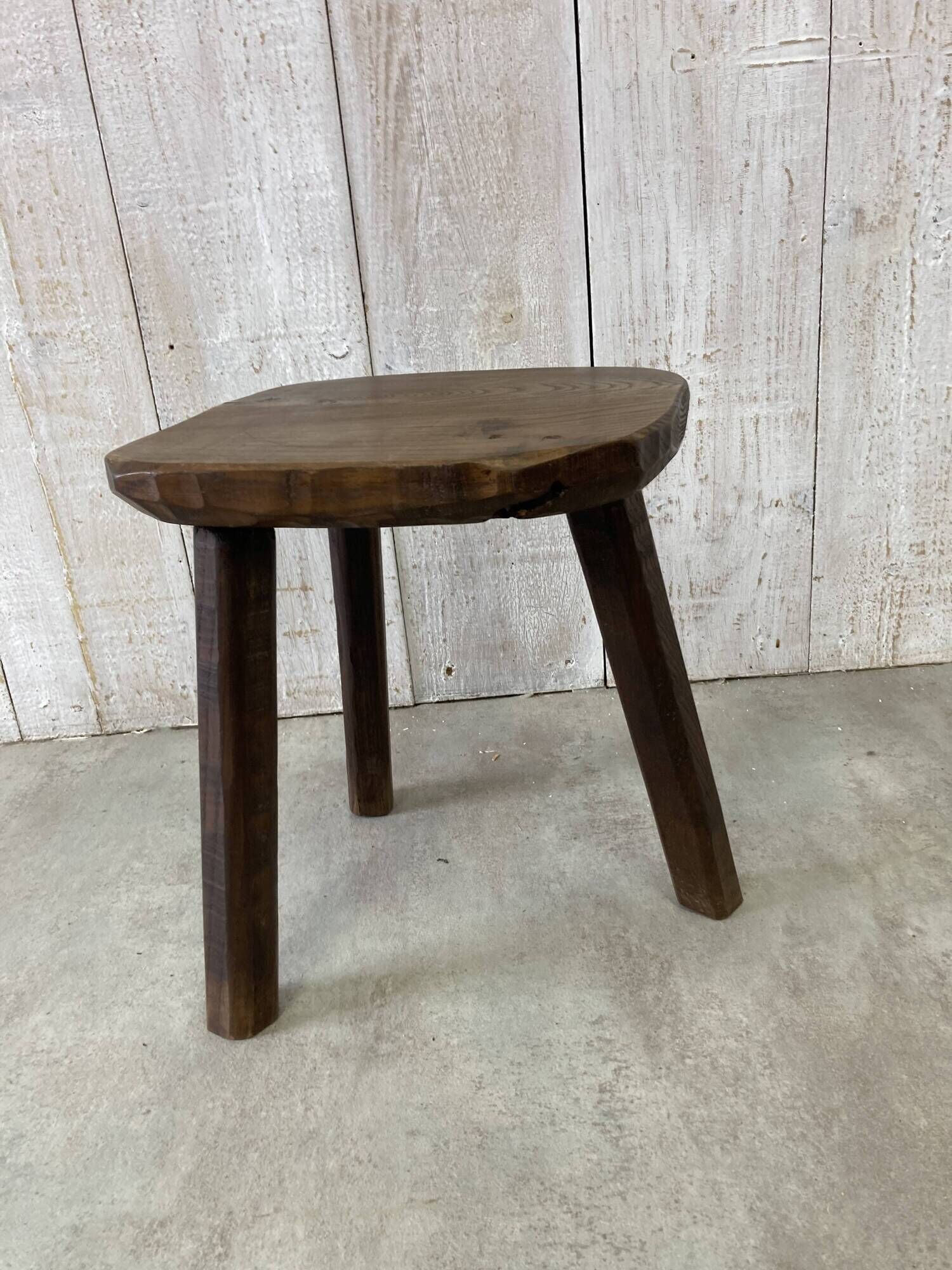 Tripod stool