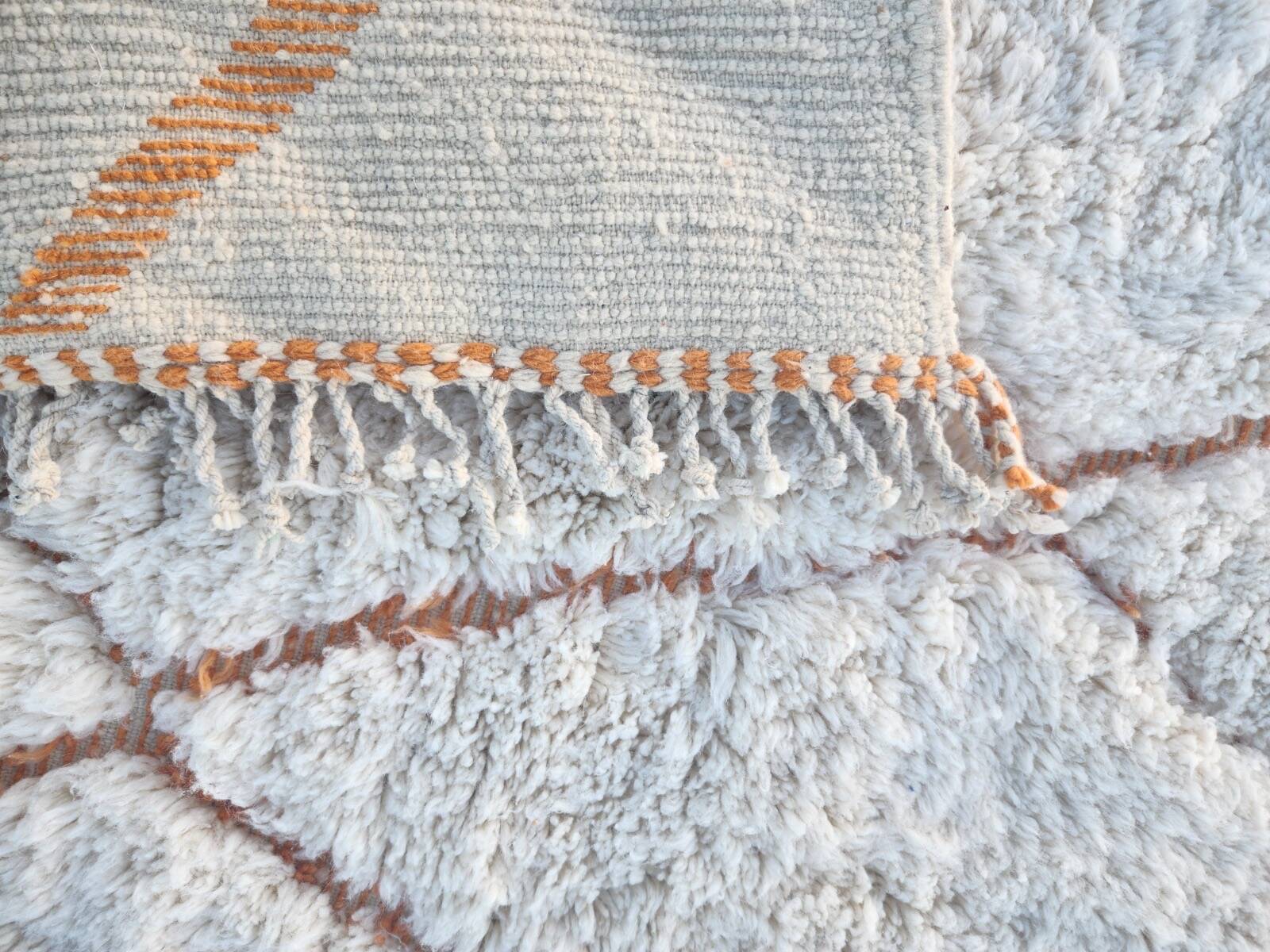 Beni Ouarain rug 300x200 cm – Thick ivory wool, diamond patterns