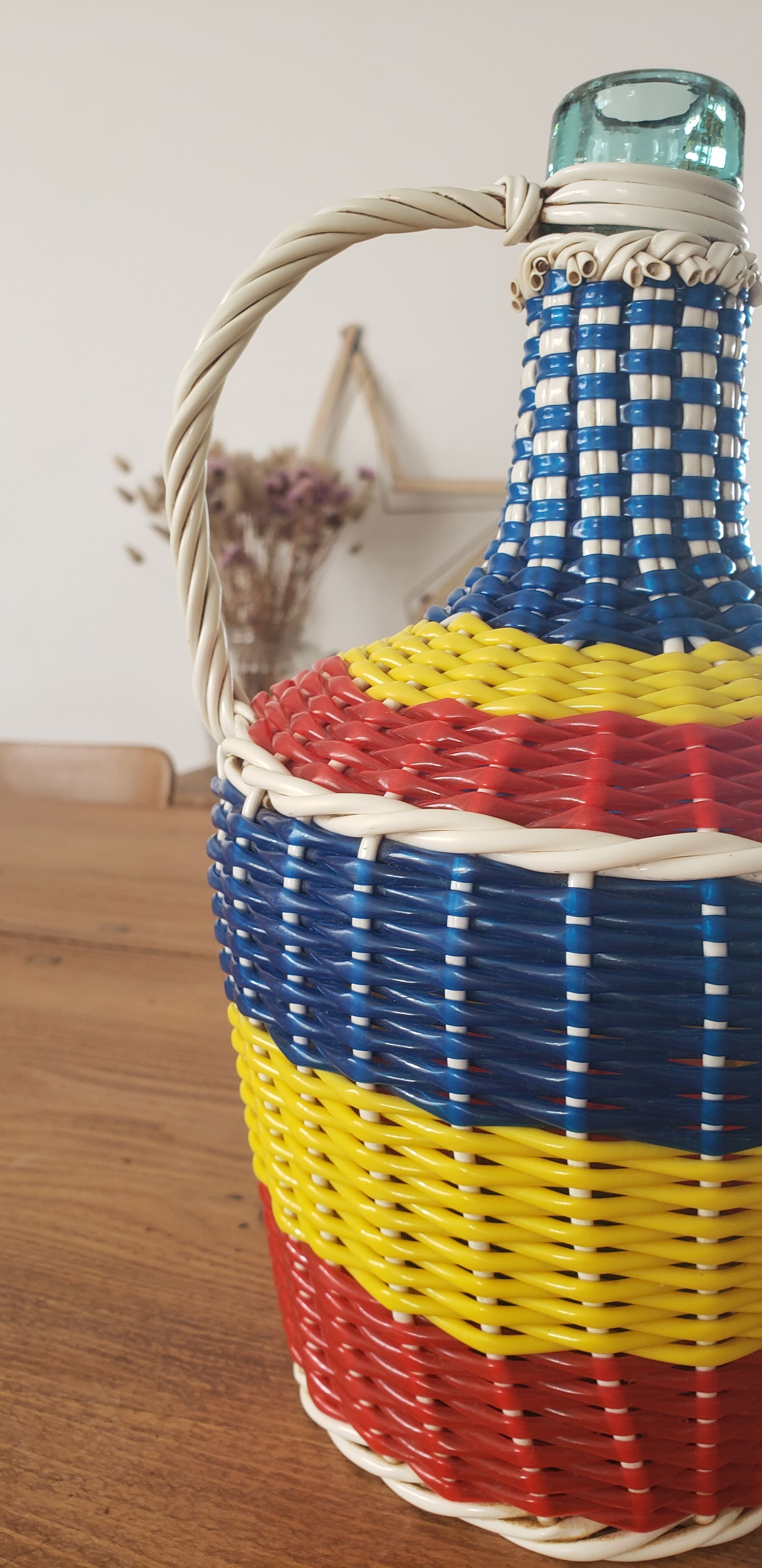 Multicolored scoubidou bottle