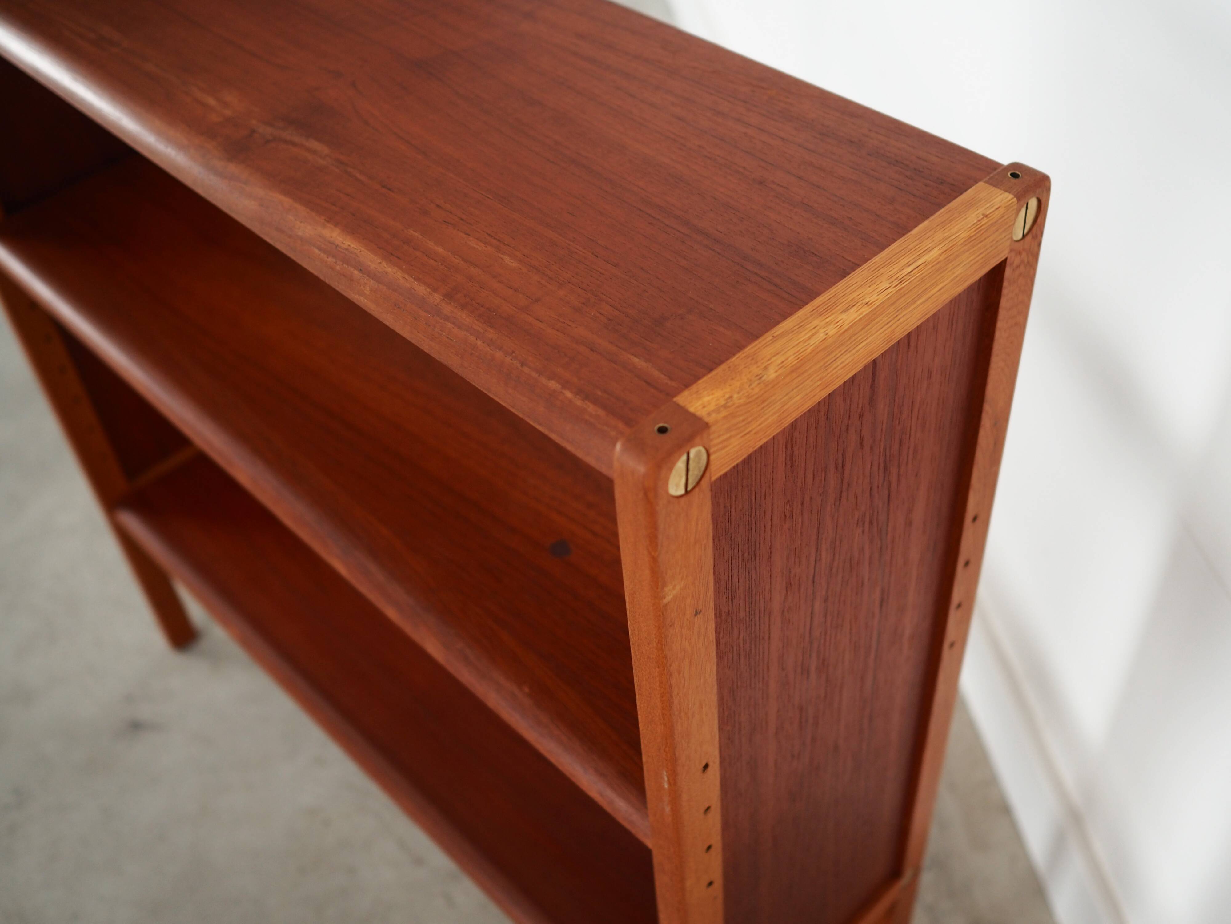 Bibliothèque en teck, design danois, années 1970, production : Danemark