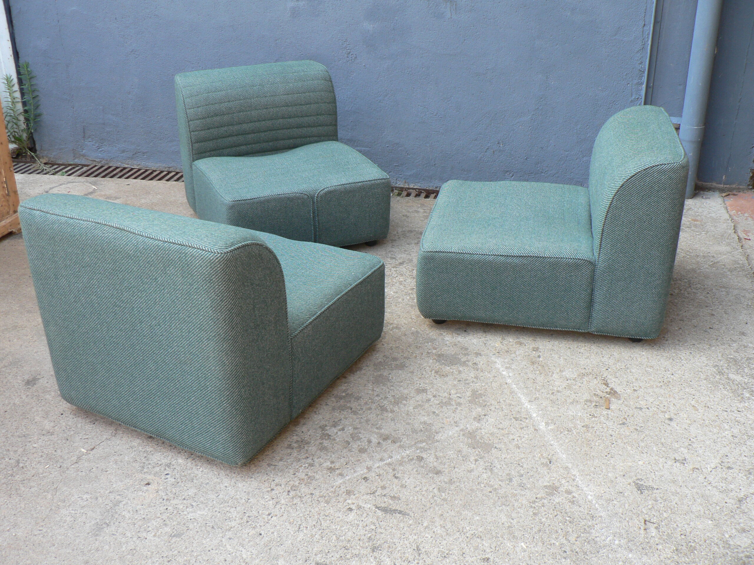 3 fauteuils  par Tito Agnoli pour Mobilier International.