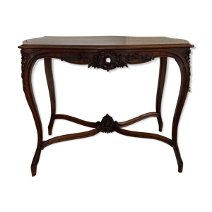 Table en noyer sculpté - style louis