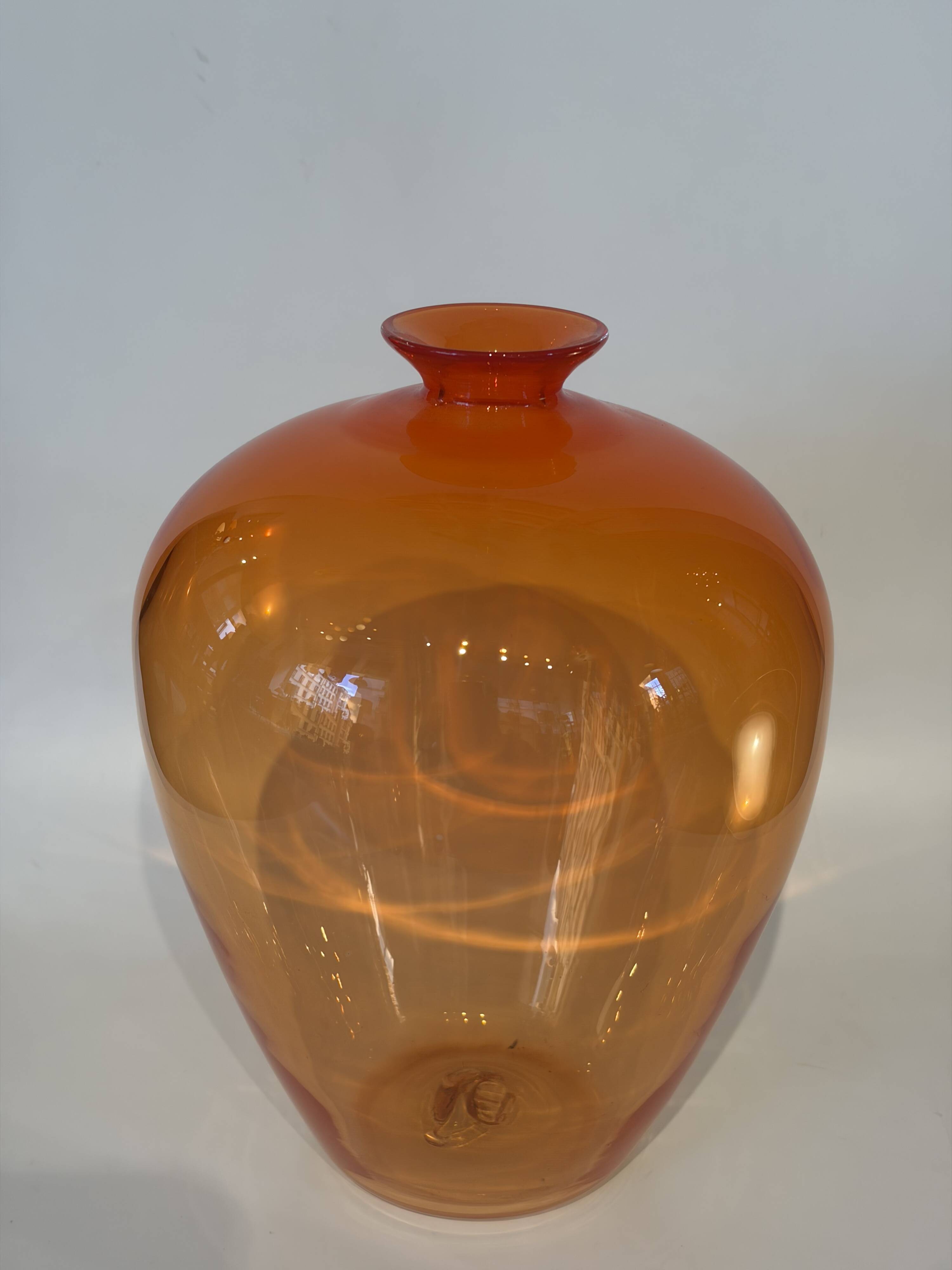 Blown glass vase, V from B, Ornaments