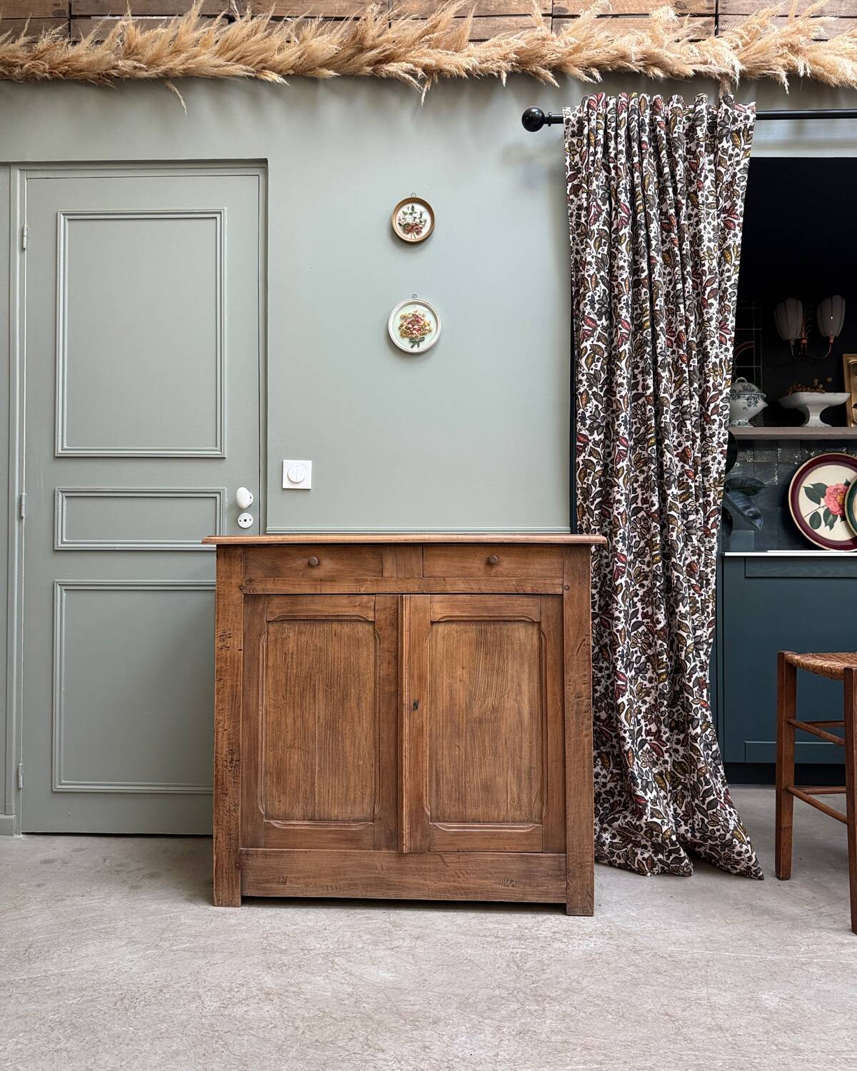 Parisian buffet (renovated)