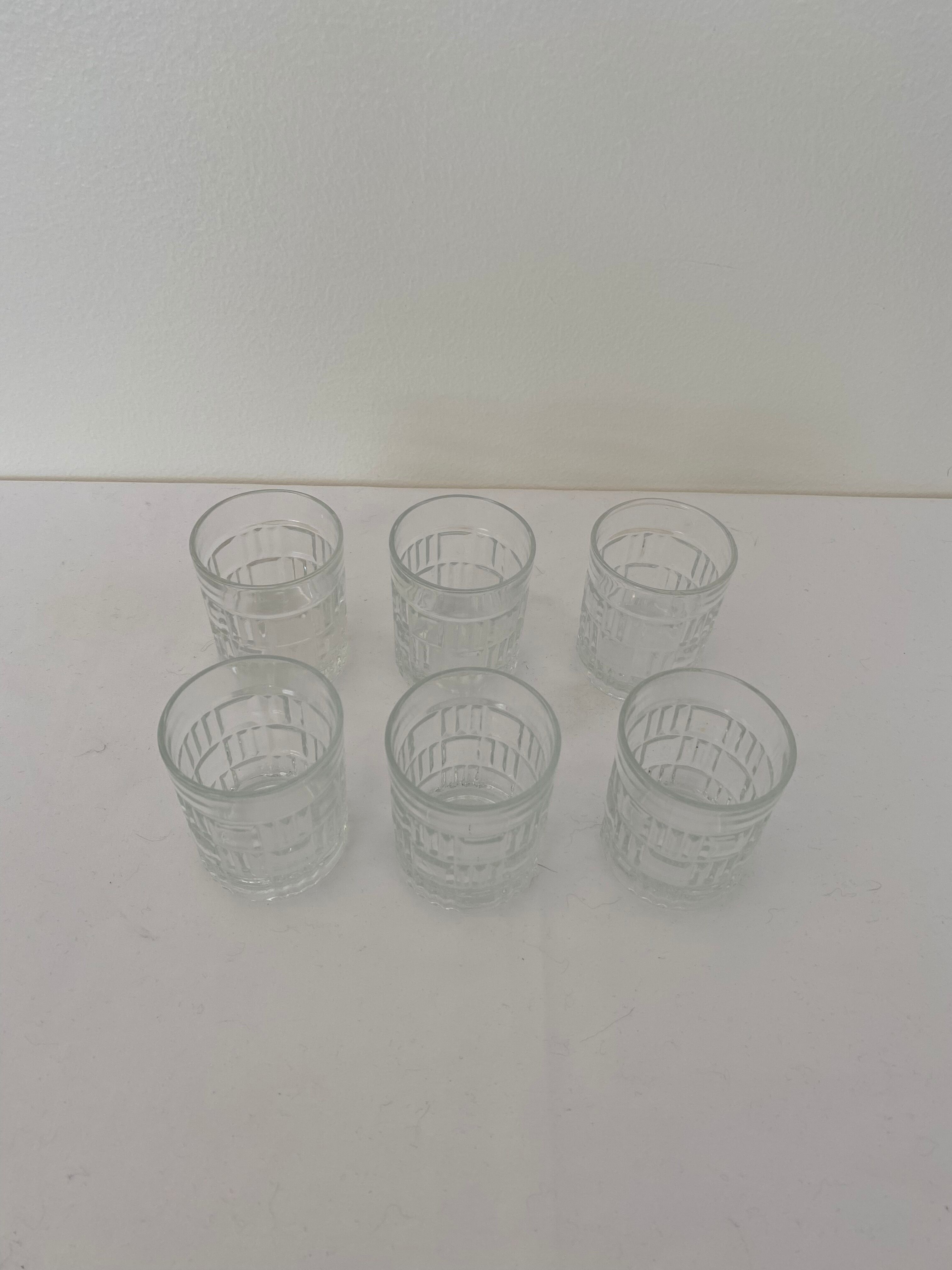 Verre à liqueur ou à shots vintage