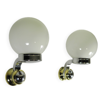 Pair of "GLOBE" APPLIQUES in OPALINE and CHROME and GOLD metal - 70s-80s