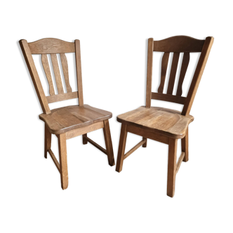 Set of two fermhouse style oak chairs