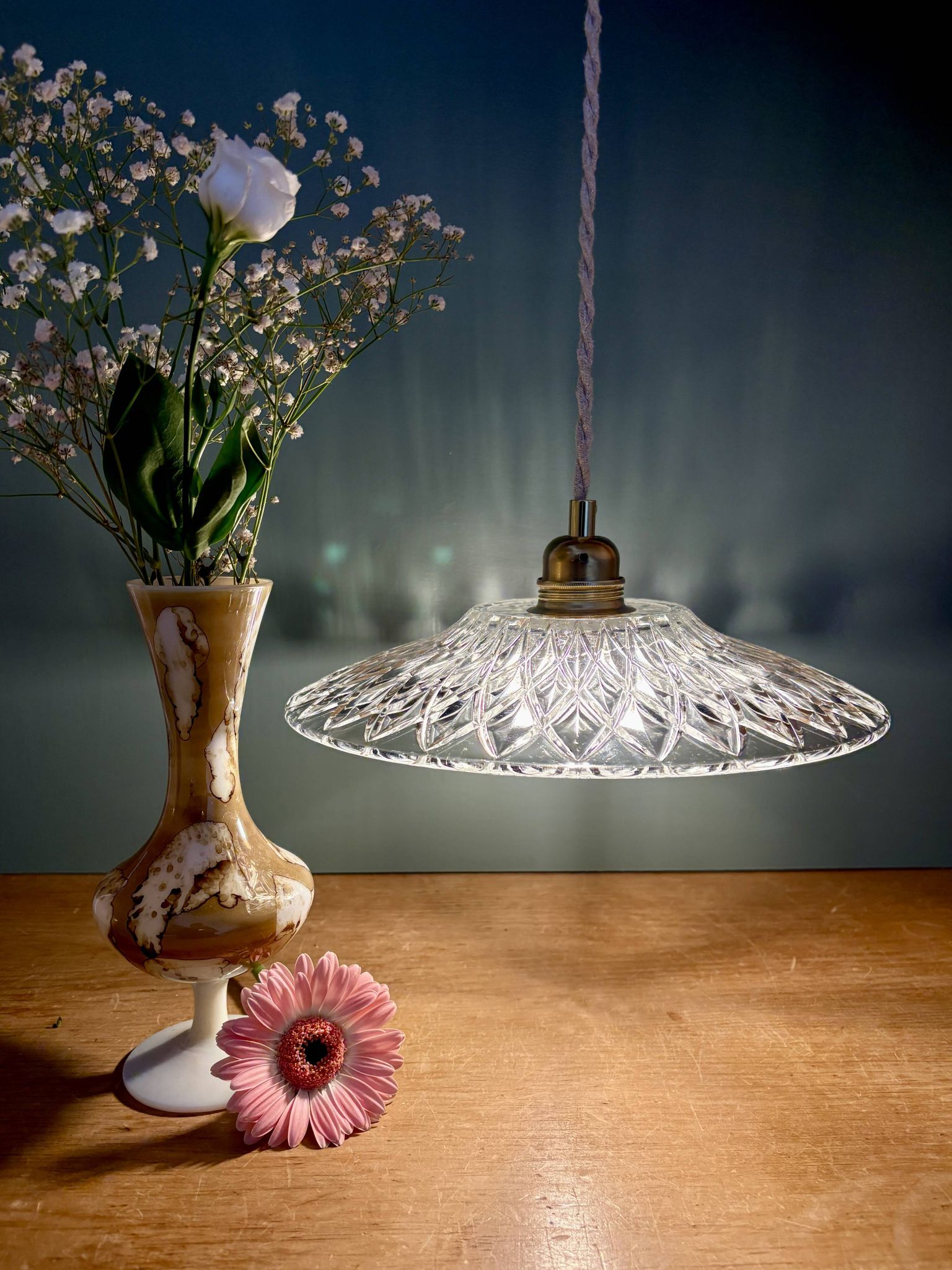 Suspension abat-jour vintage en verre moulé - collection vaisselle -