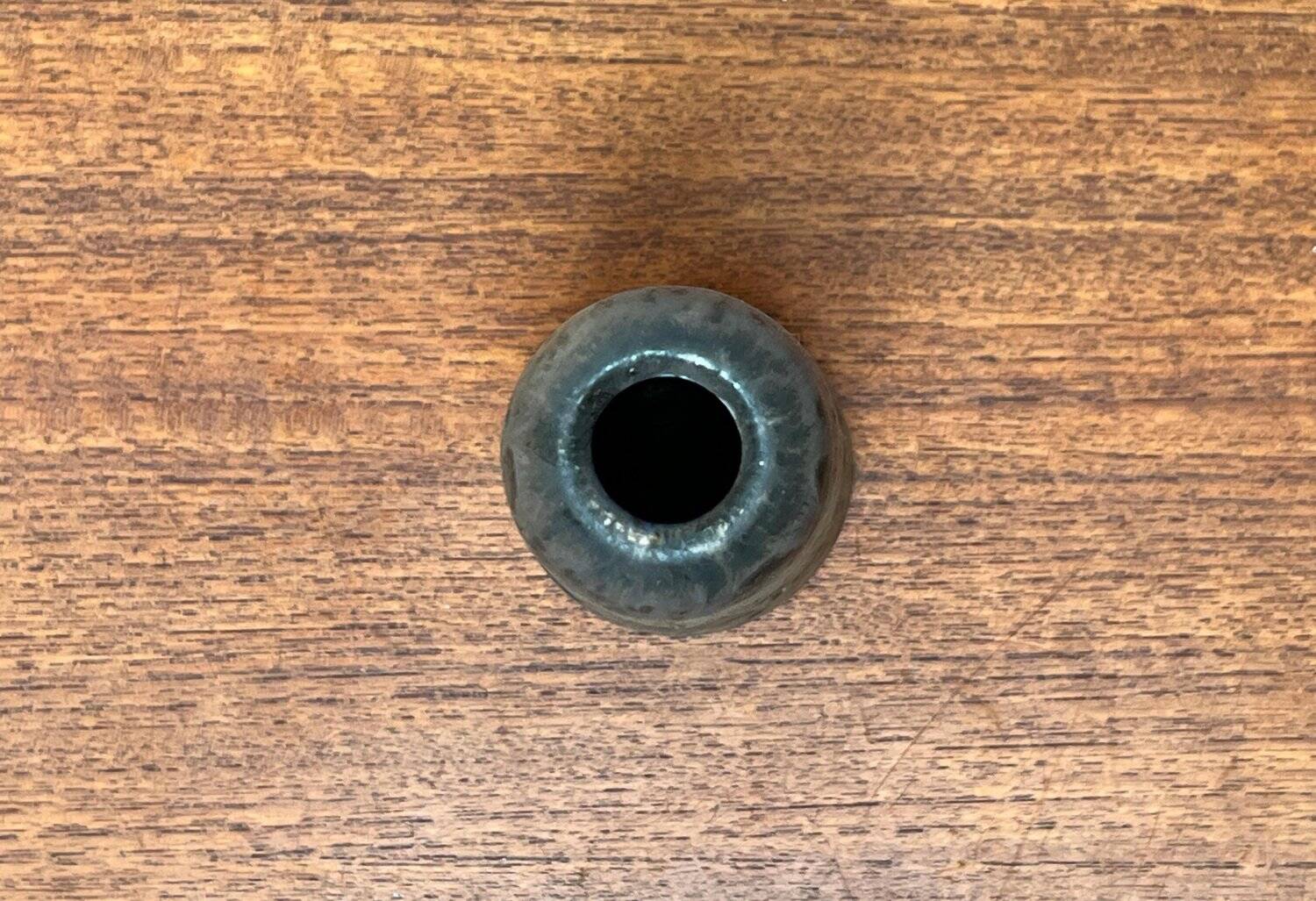 Minimalist pottery vase from the mid-century Dutch studio of Mobach, 1960s.