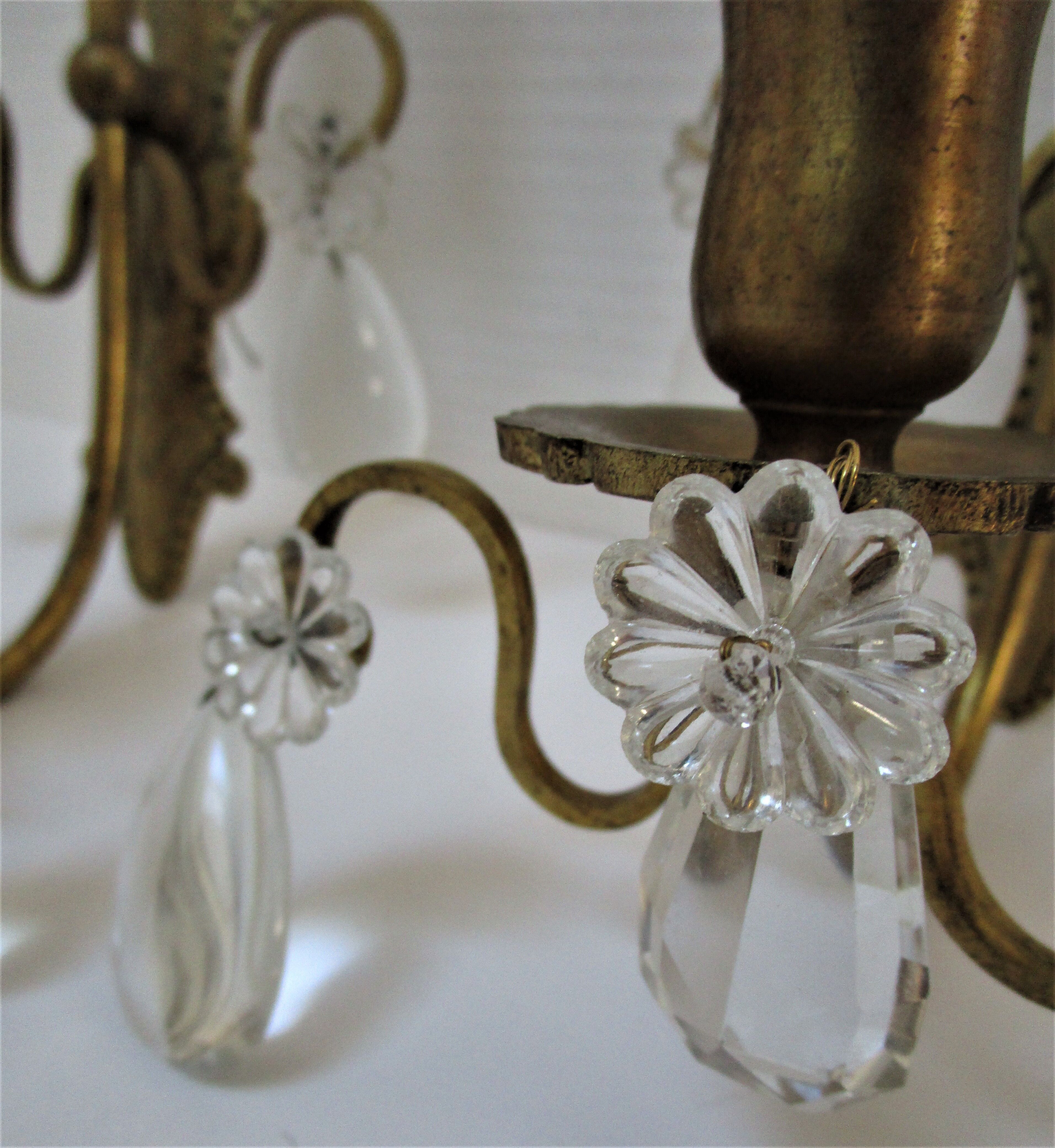 Pair of wall lamps patinated gilded bronze and early twentieth century glass grapevines
