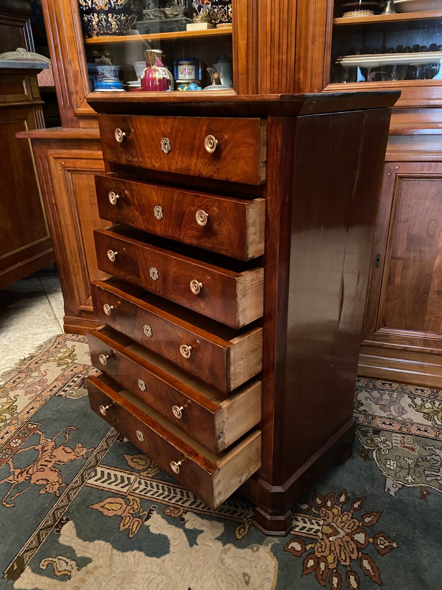 Chest of drawers with 6 drawers mahogany style Restoration