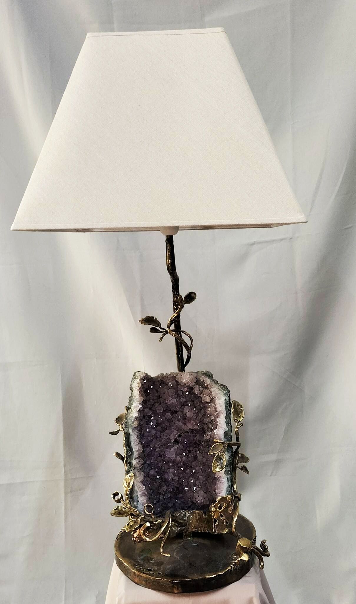 Contemporary sculpture lamp