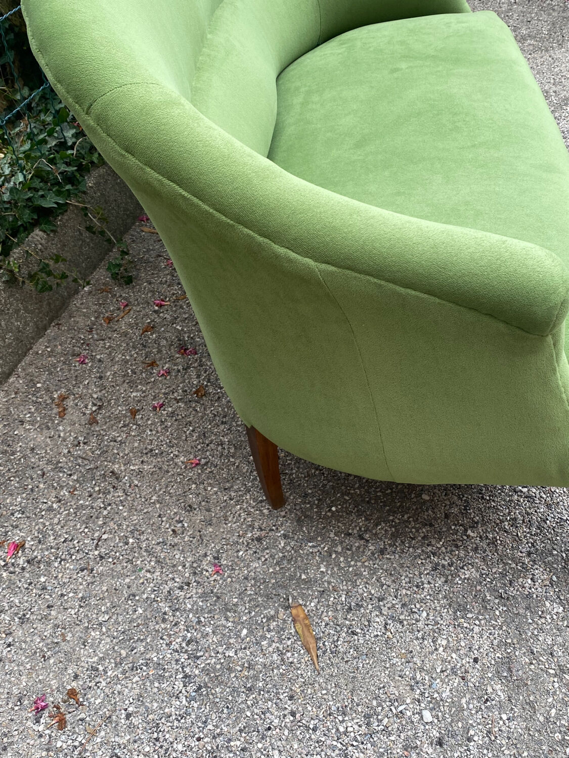 Green velvet toad sofa