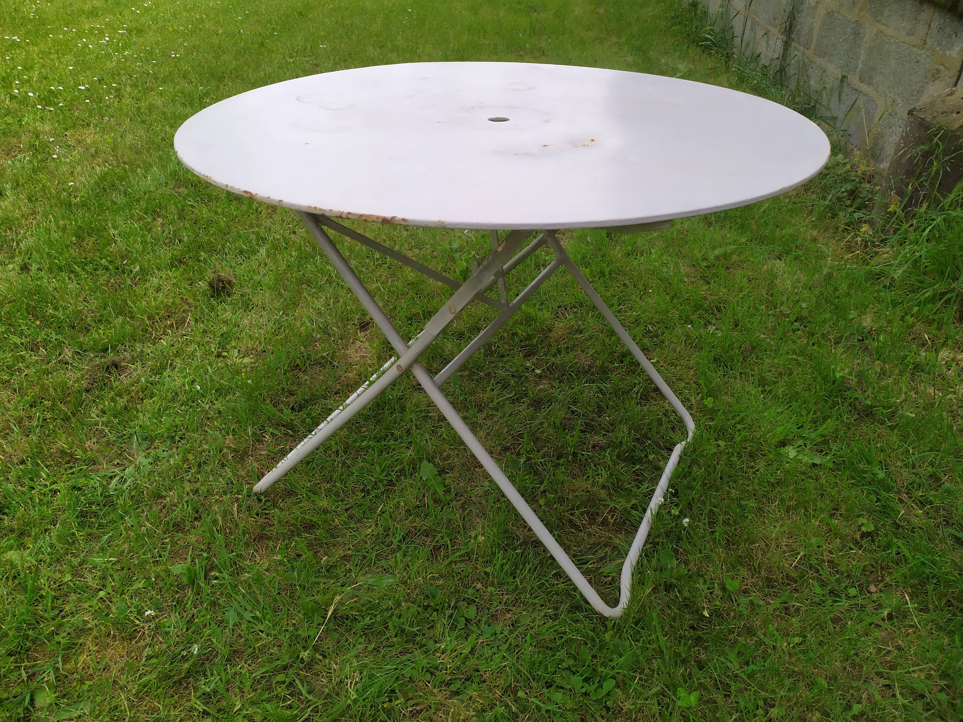 Iron garden table