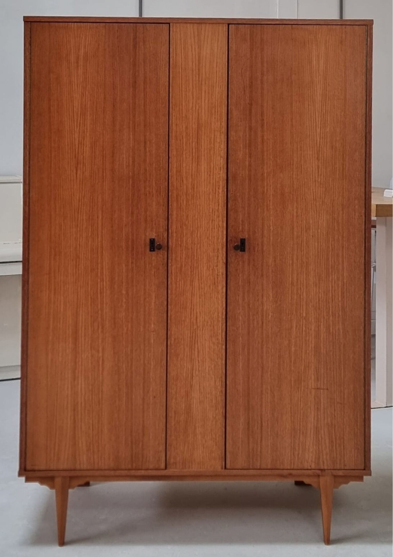 Armoire du milieu du siècle