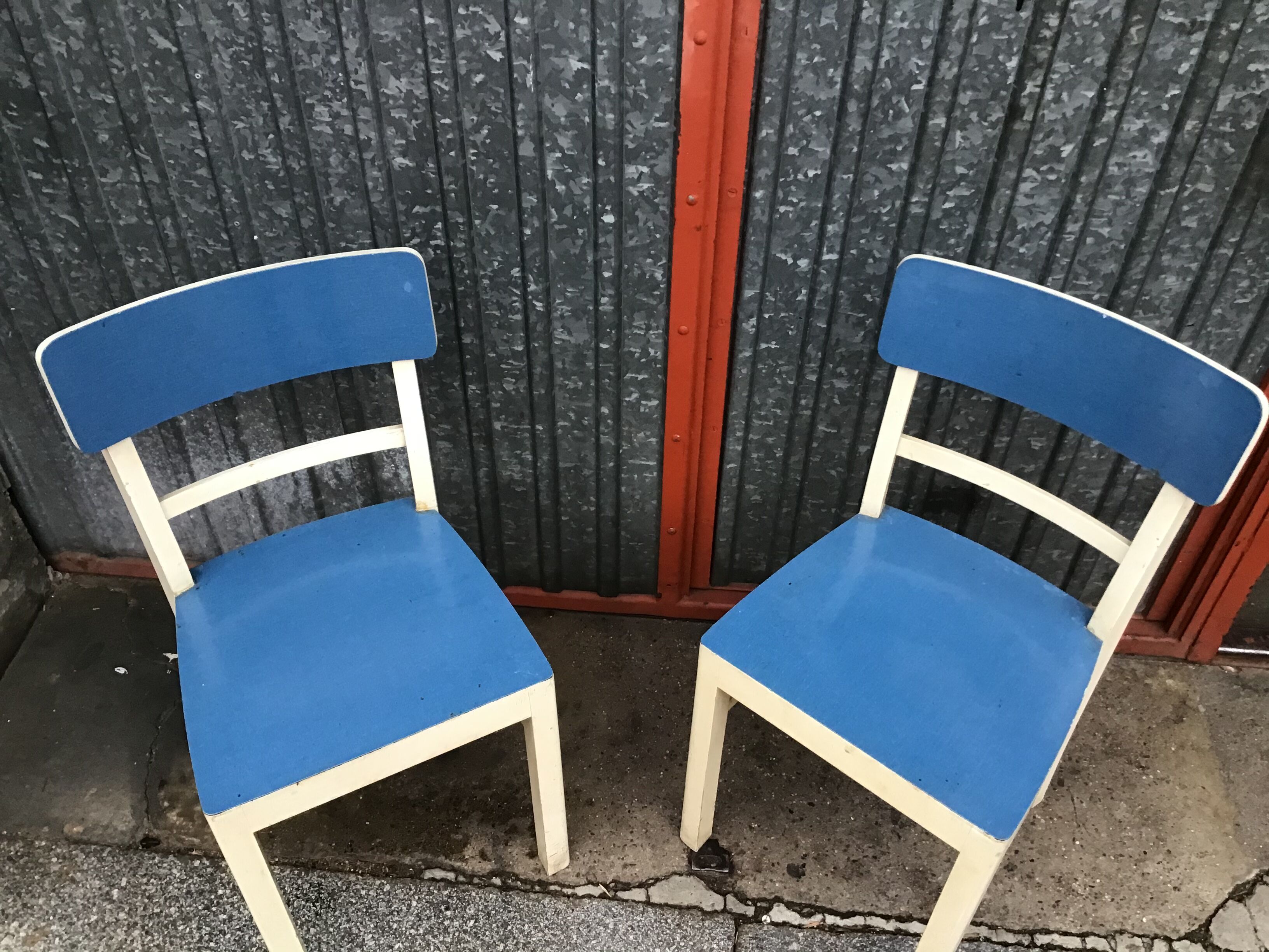 Paire de chaises en bois & formica vintage 1950