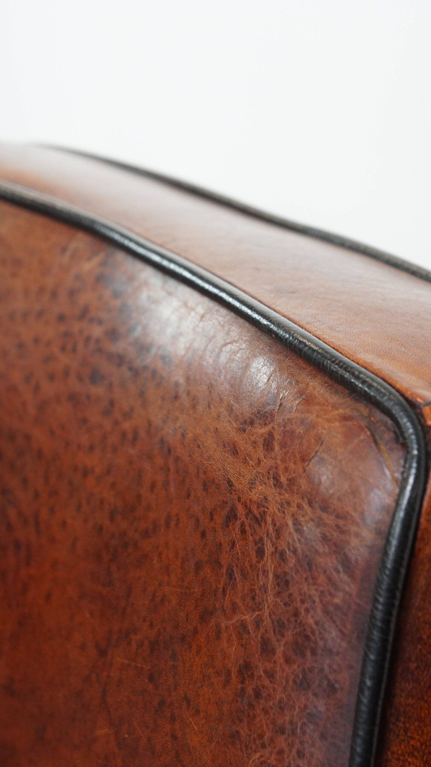 Luxury set of 4 comfortable dining chairs made of sheepskin leather