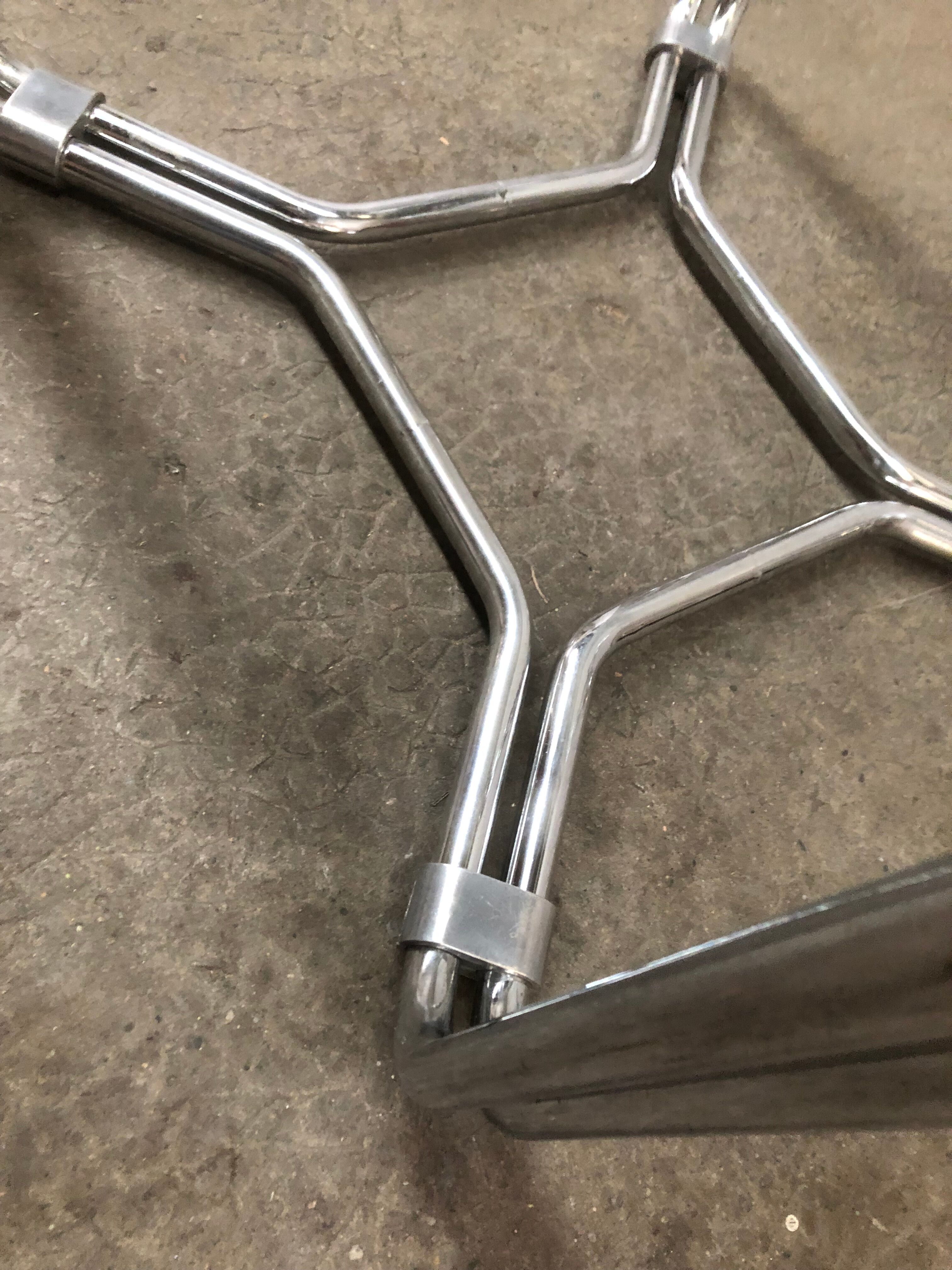 Round table Italian design 1970