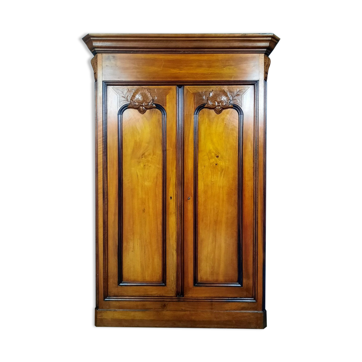 Louis Philippe period wardrobe in walnut nineteenth around 1830