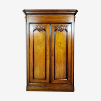 Armoire époque Louis Philippe en noyer XIX ème vers 1830