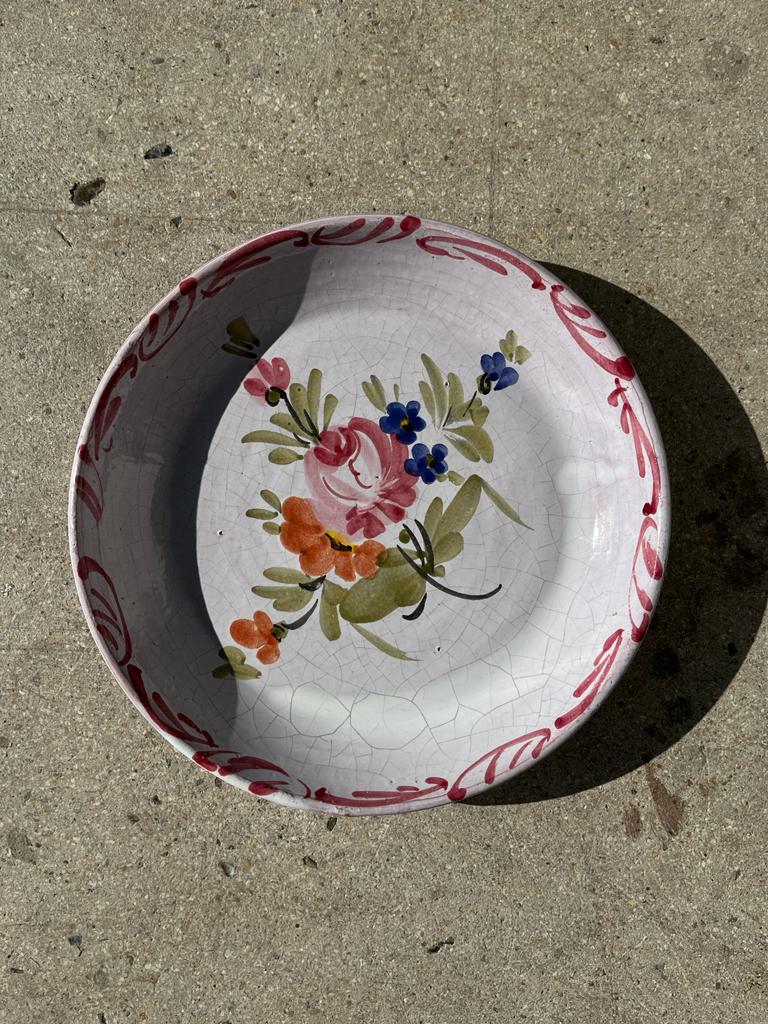 Sicilian plate pink hand-painted floral pattern