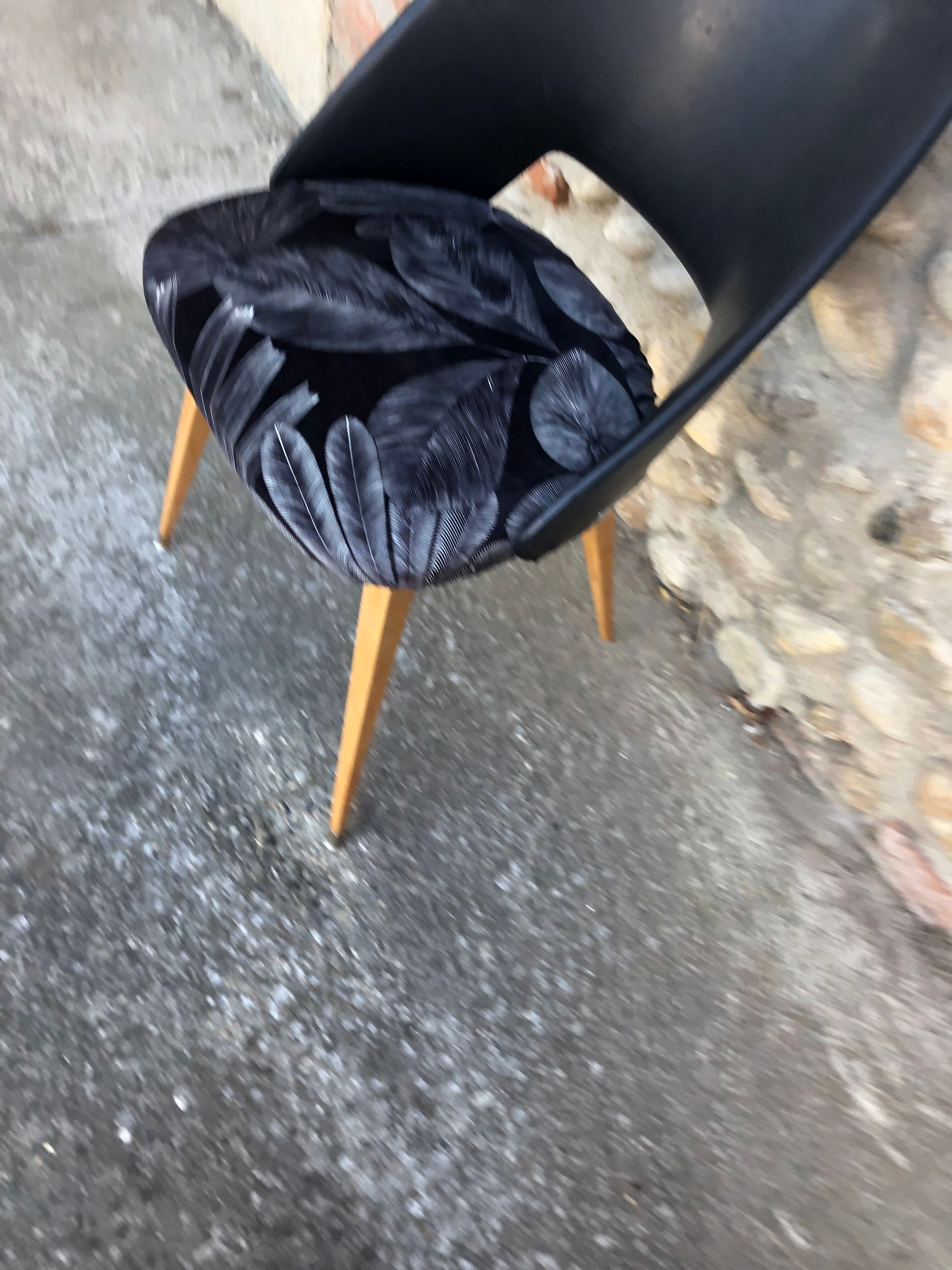 Chaise velours et skaï