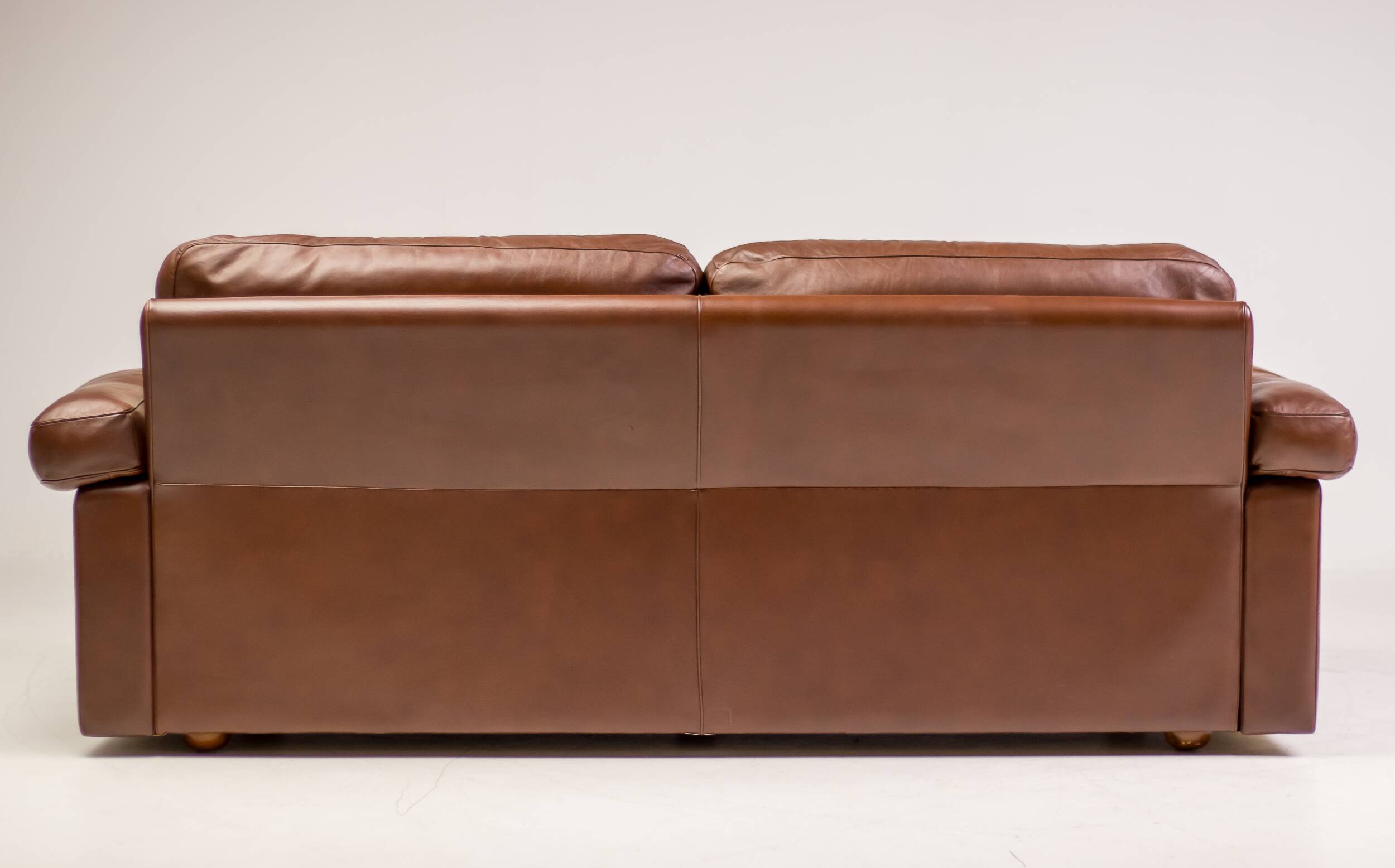 Poltrona Frau Petronio Sofa