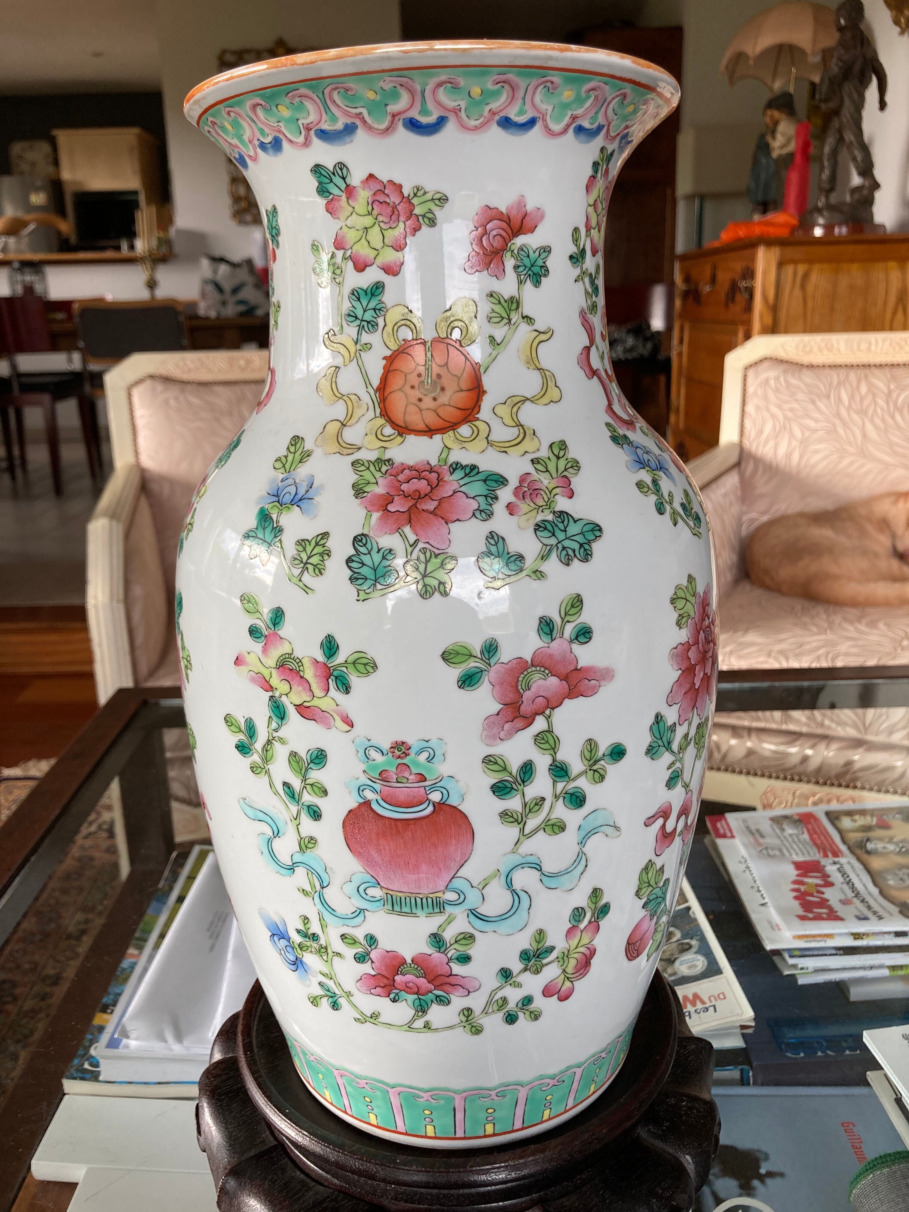 Chinese vase on wooden base