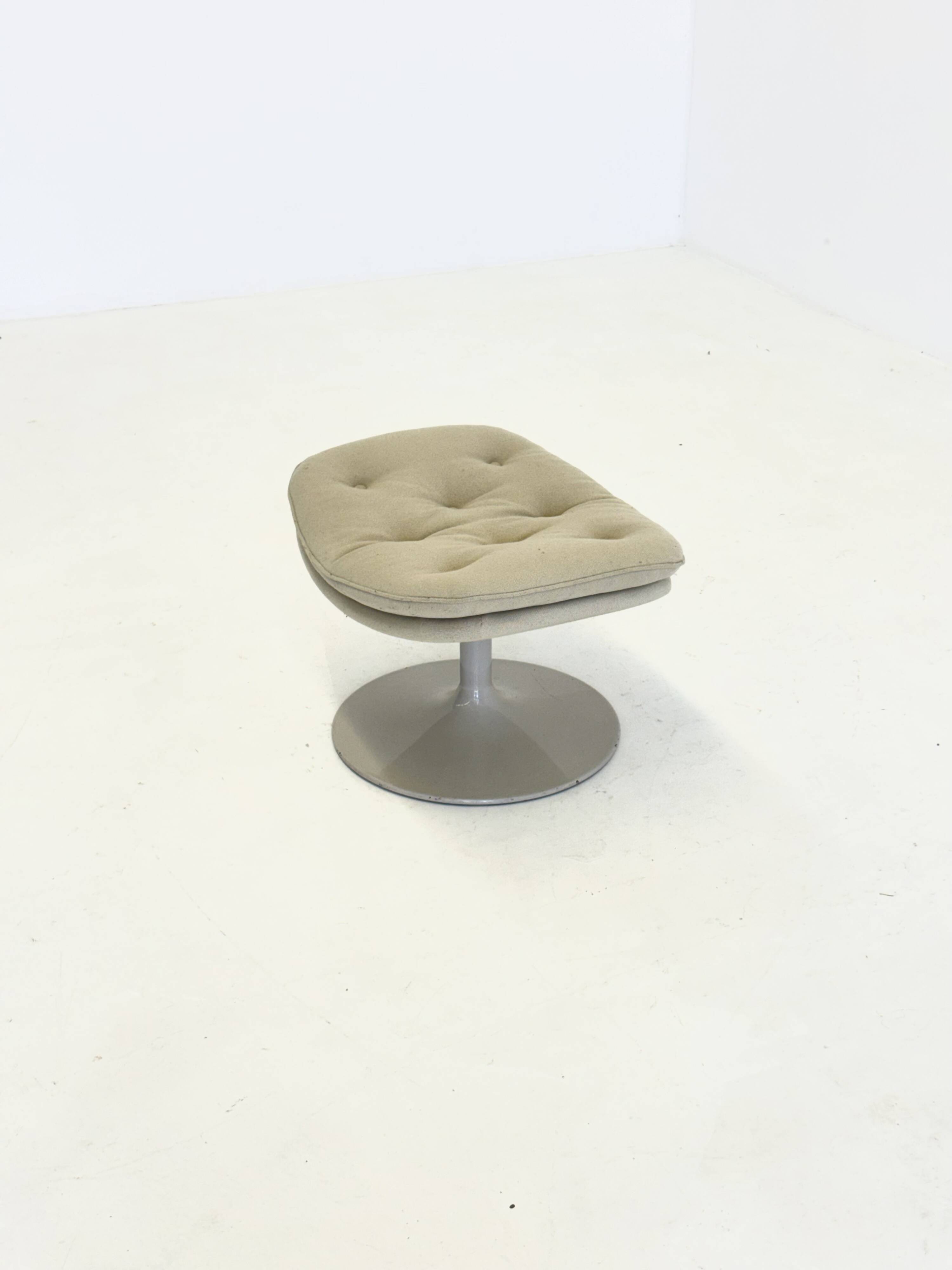 Artifort F588 Ottoman by Geoffrey Harcourt