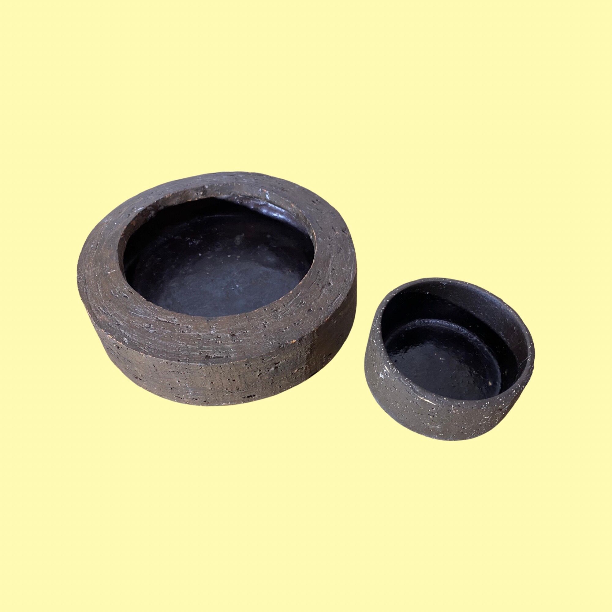 Set of 2 handmade ceramic vintage bowls | made by 'freddy kunsthøjskolen holbæk in 1966