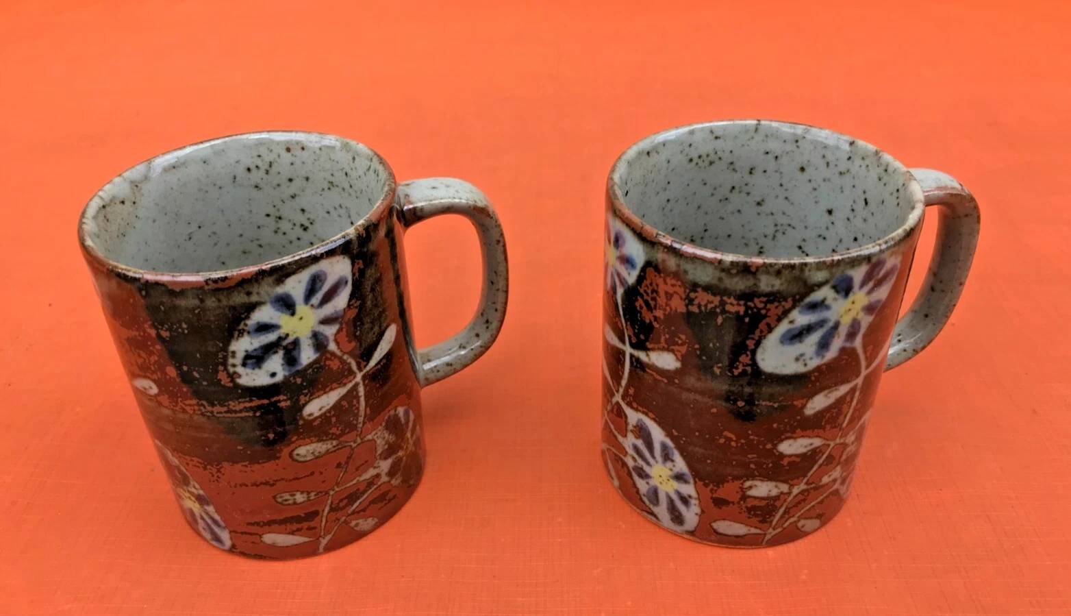 2 Cups / Mugs Glazed ceramic Floral decoration