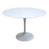 Round marble tulip table by E. Saarinen for Knoll International Editions