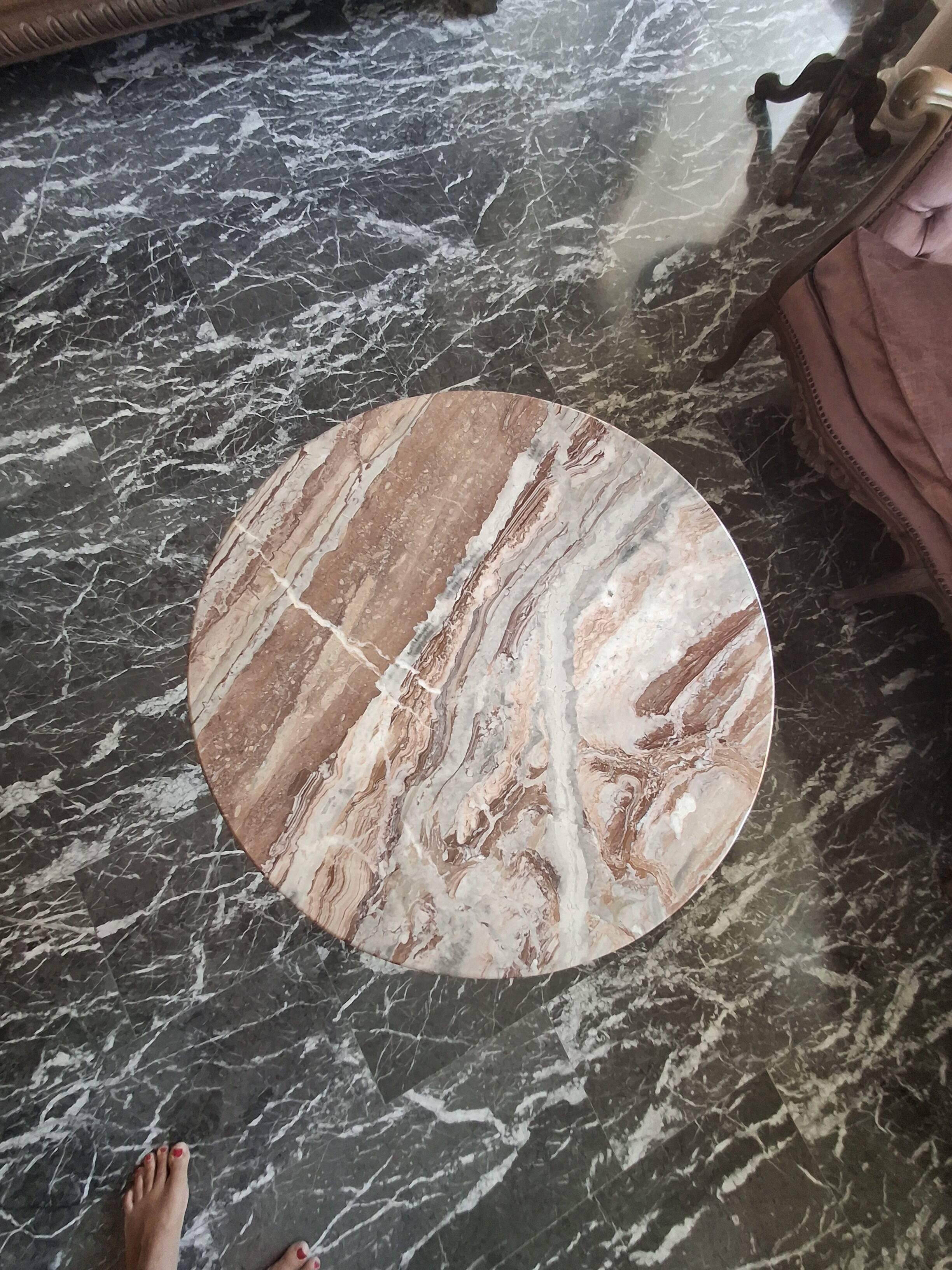 Table d’appoint italienne en marbre rose, années 60