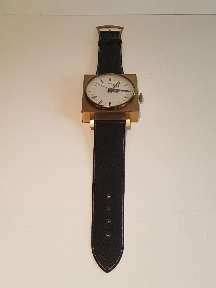 Pendule FFR forme montre