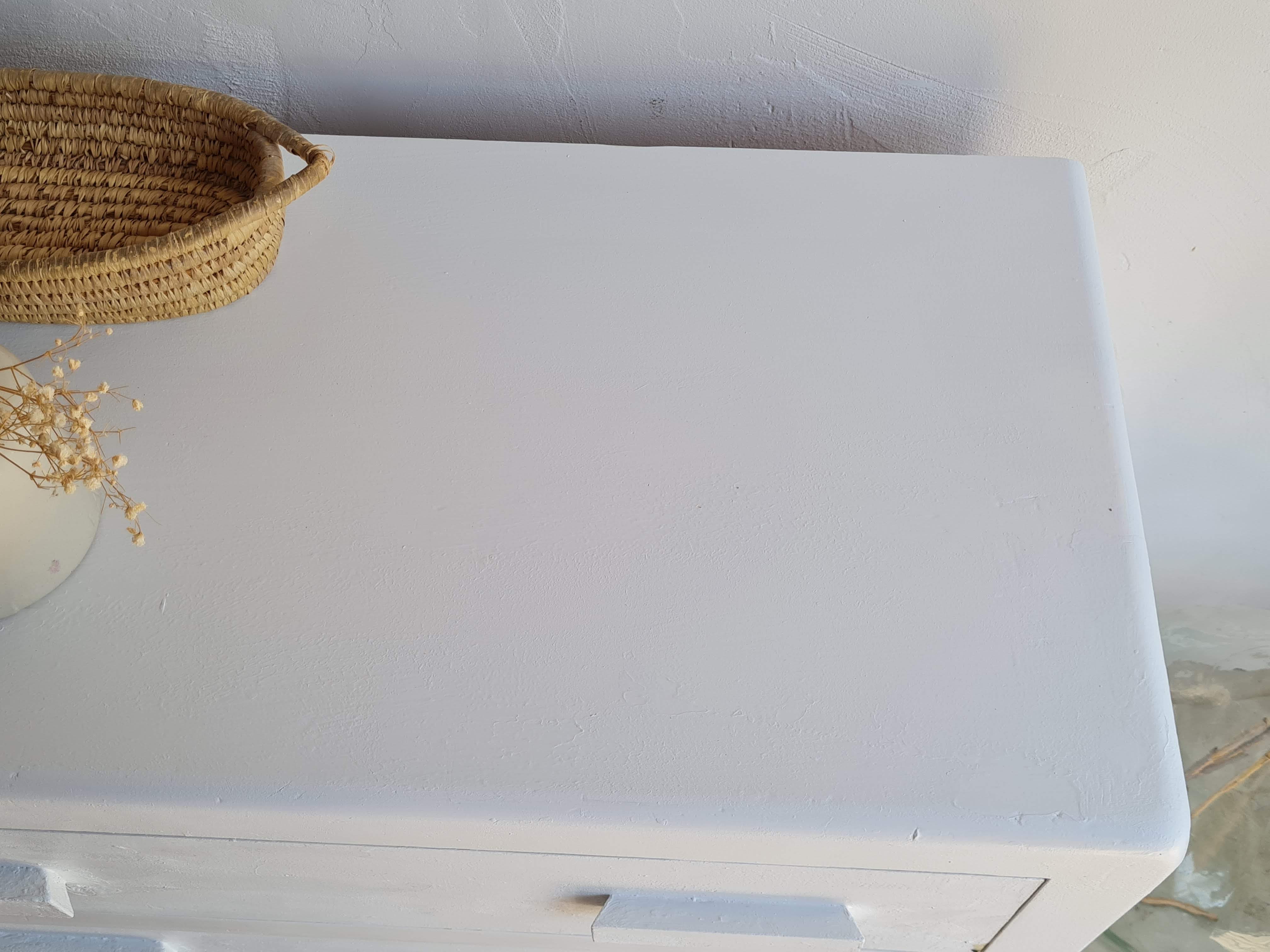 White vintage chest of drawers